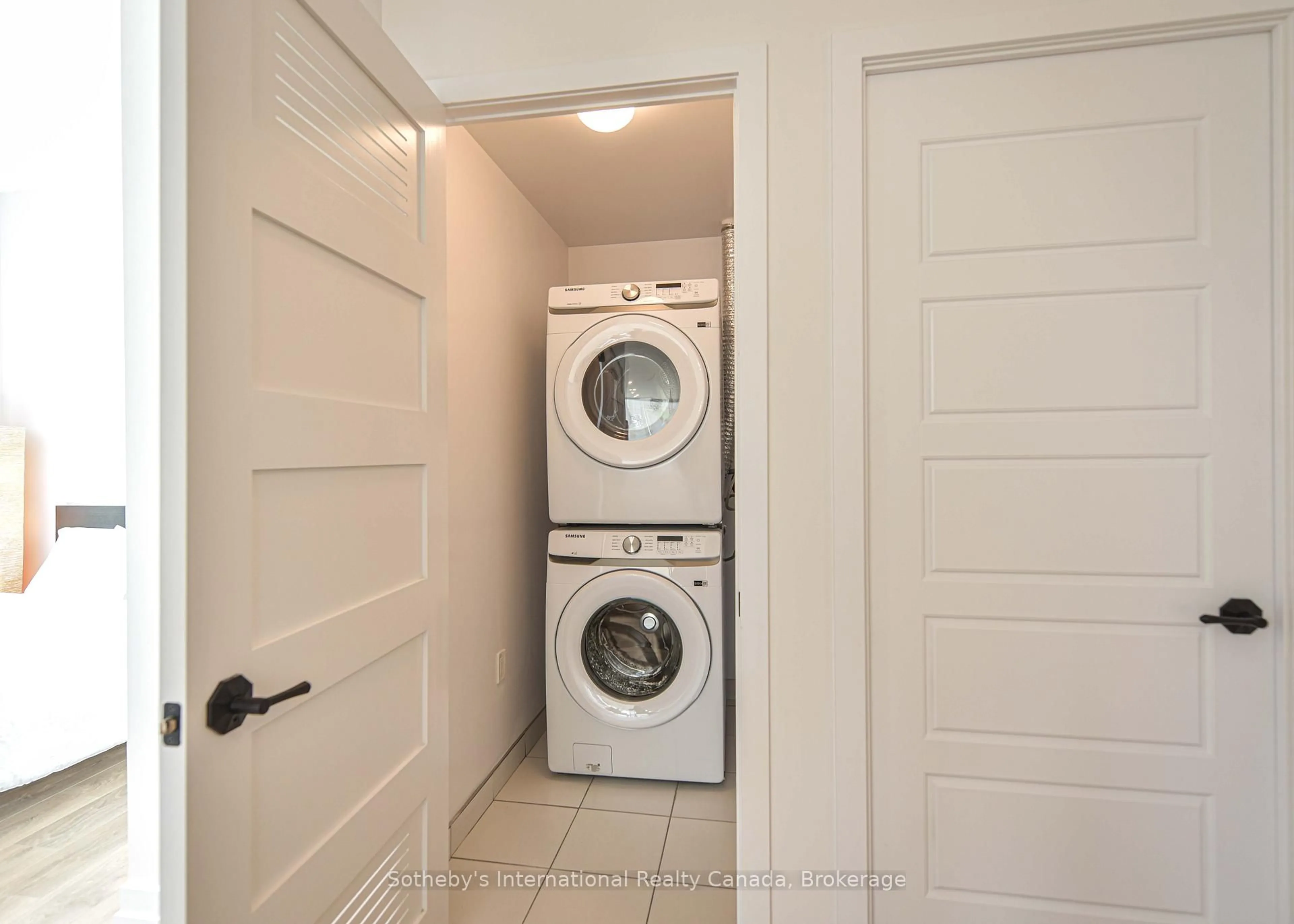 Laundry room for 415 SEA RAY Ave #437, Innisfil Ontario L9S 0R5