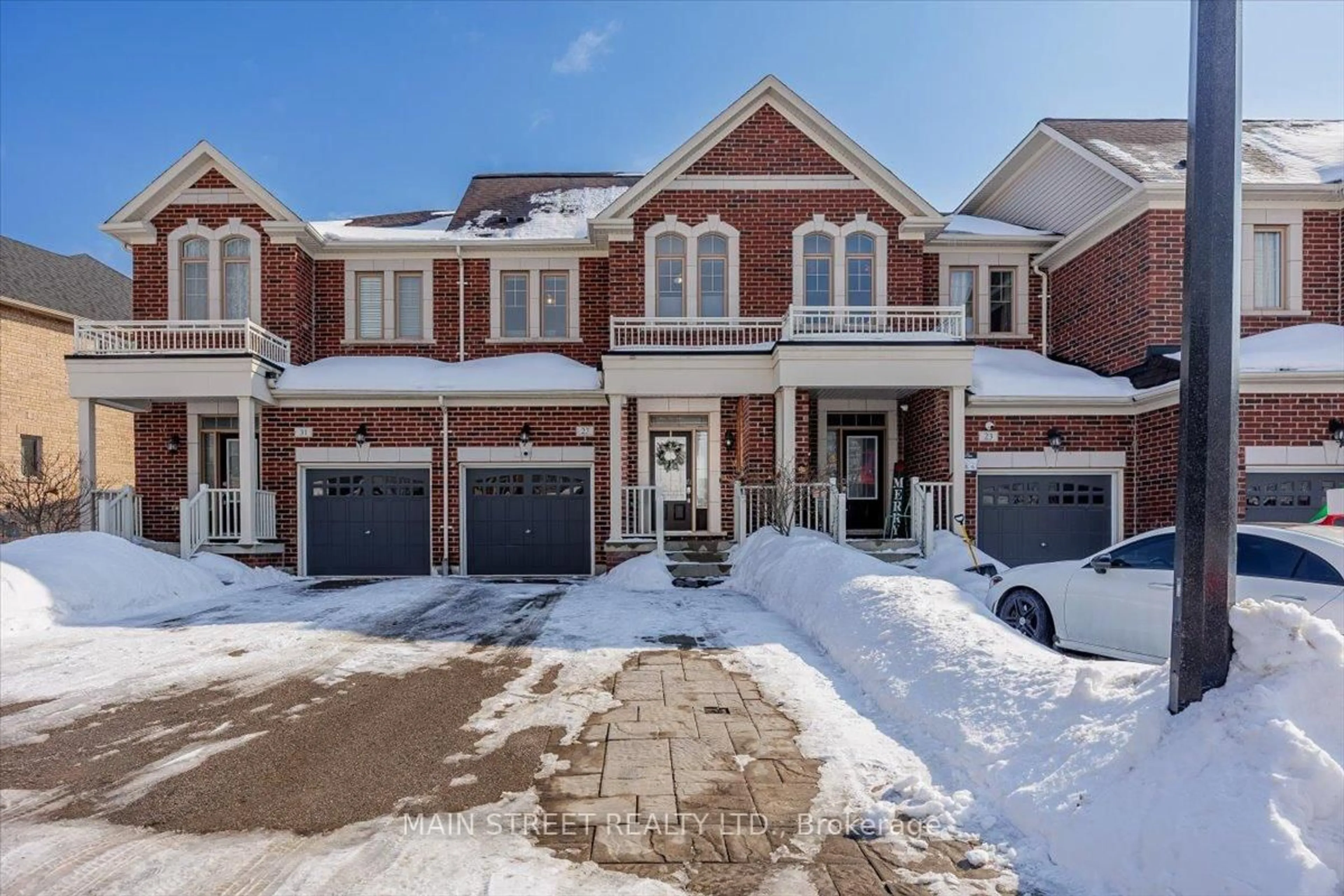 Home with brick exterior material, street for 27 Radial Dr, Aurora Ontario L4G 0Z8