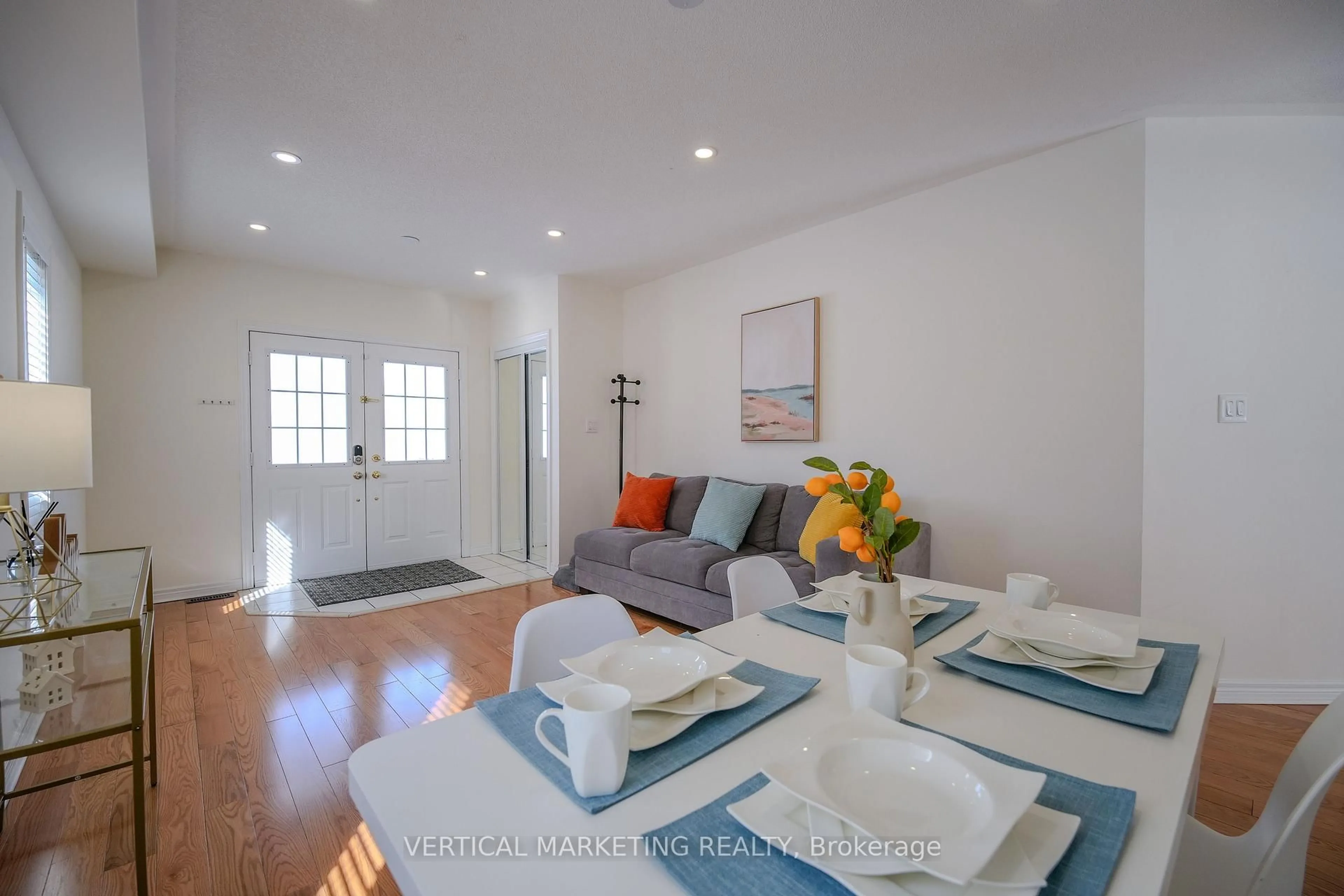 Living room with furniture, unknown for 37 Mynden Way, Newmarket Ontario L3X 3A7