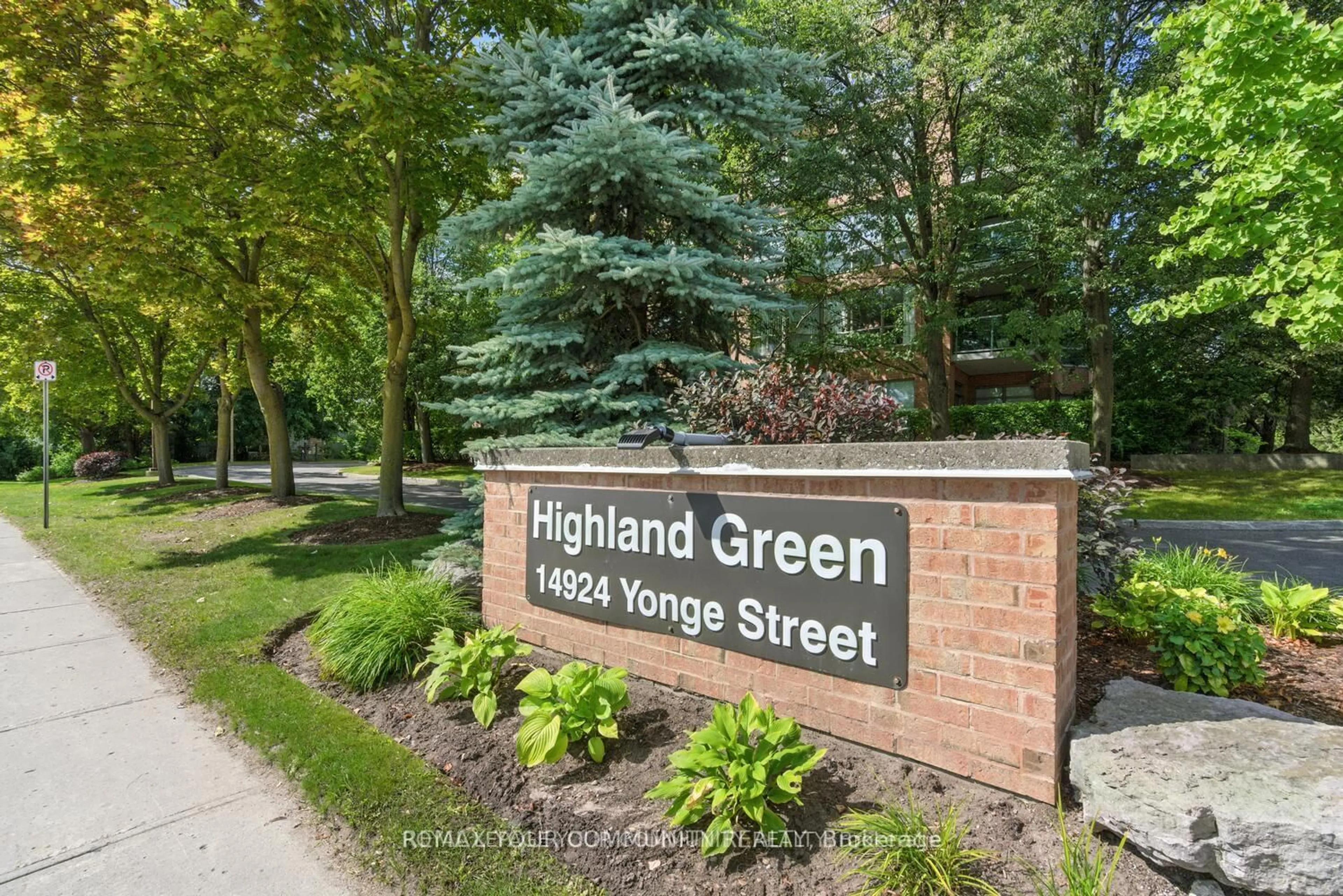 Unknown for 14924 Yonge St #305, Aurora Ontario L4G 6H7