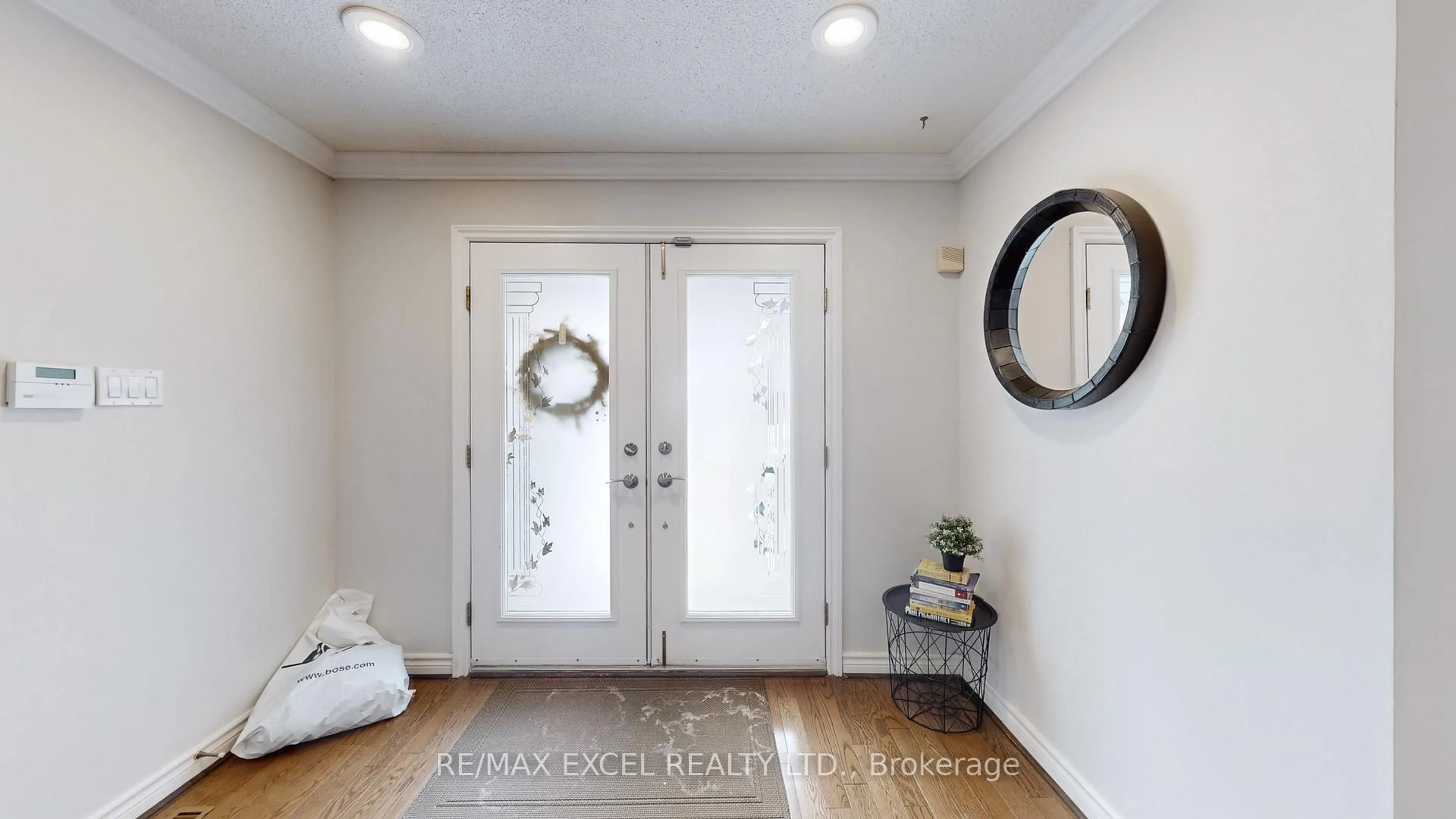 Indoor entryway for 67 Rose Green Dr, Vaughan Ontario L4J 4R5