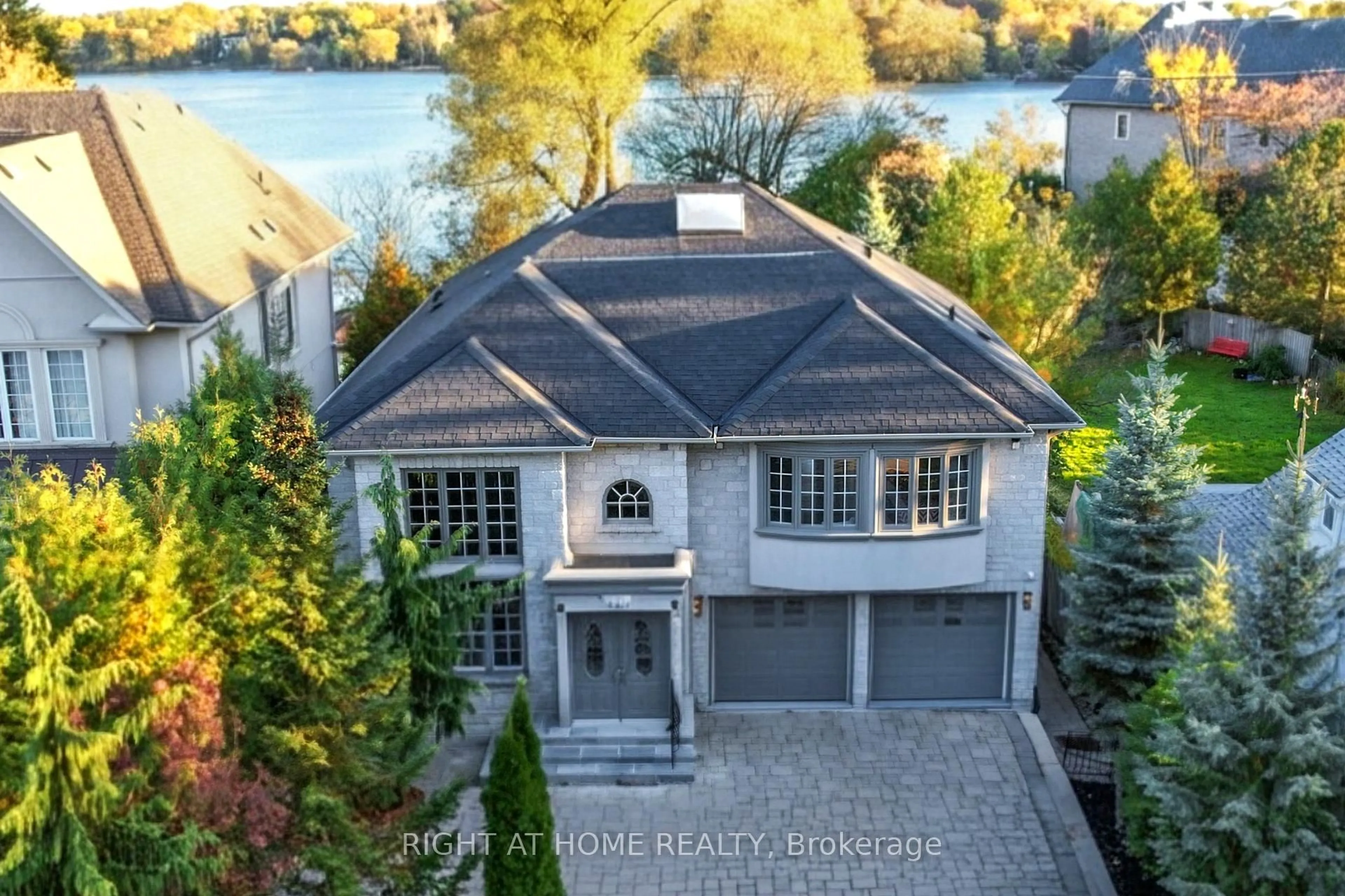 A pic from outside/outdoor area/front of a property/back of a property/a pic from drone, water/lake/river/ocean view for 429 North Lake Rd, Richmond Hill Ontario L4E 3A7
