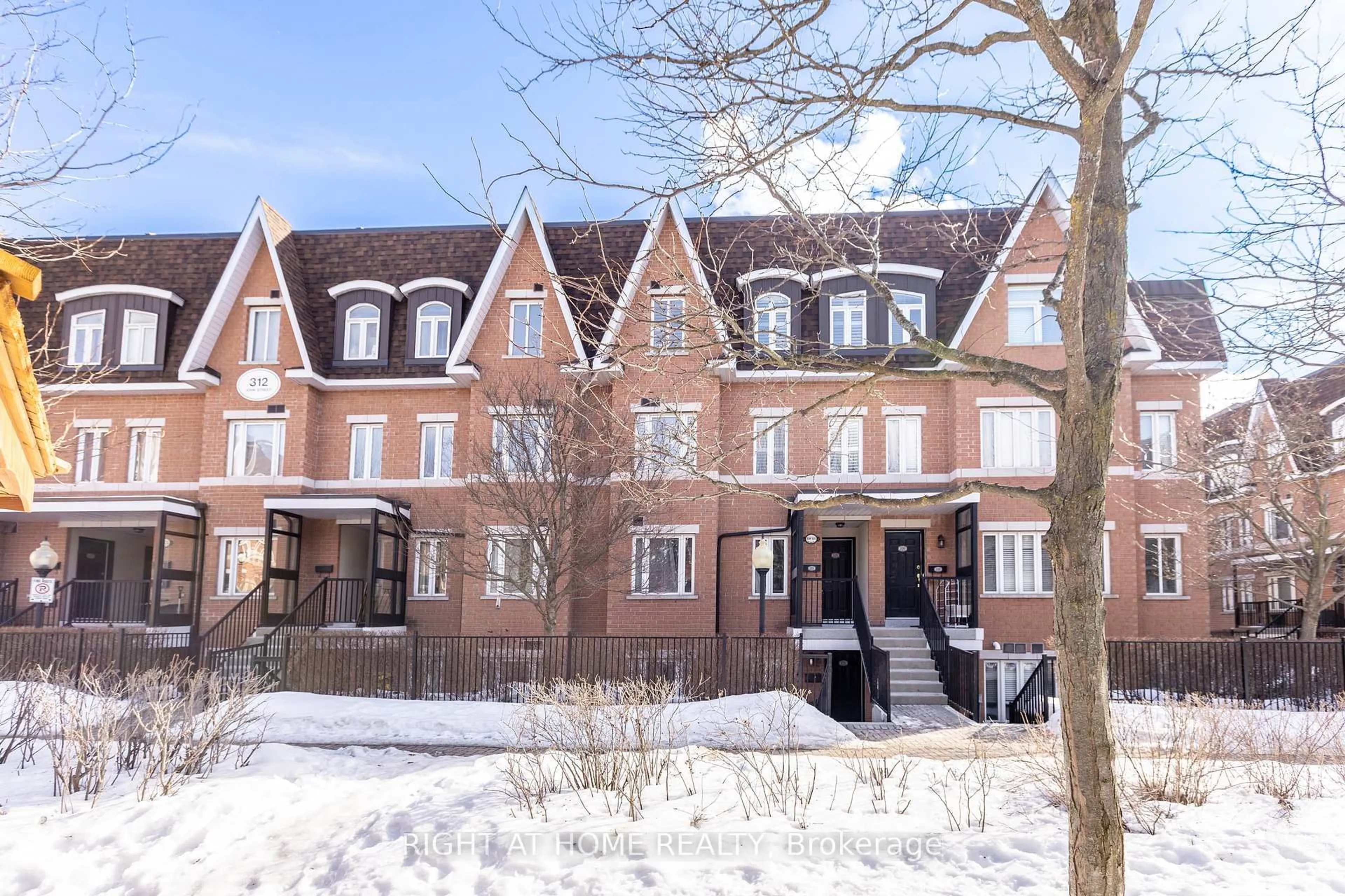 Unknown for 312 John St #331, Markham Ontario L3T 0A7