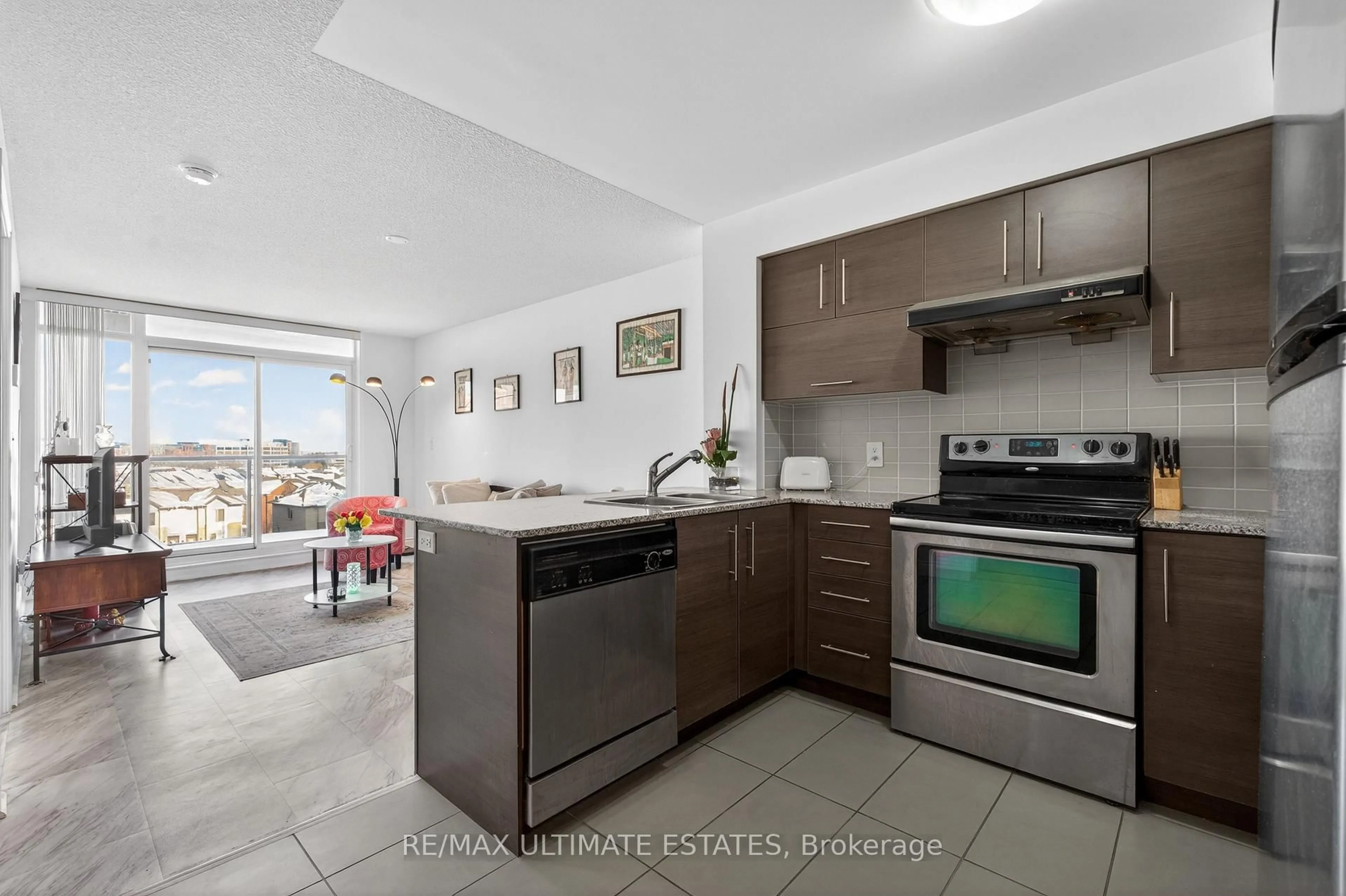 Unknown for 253 South Park Rd #709, Markham Ontario L3T 0B4