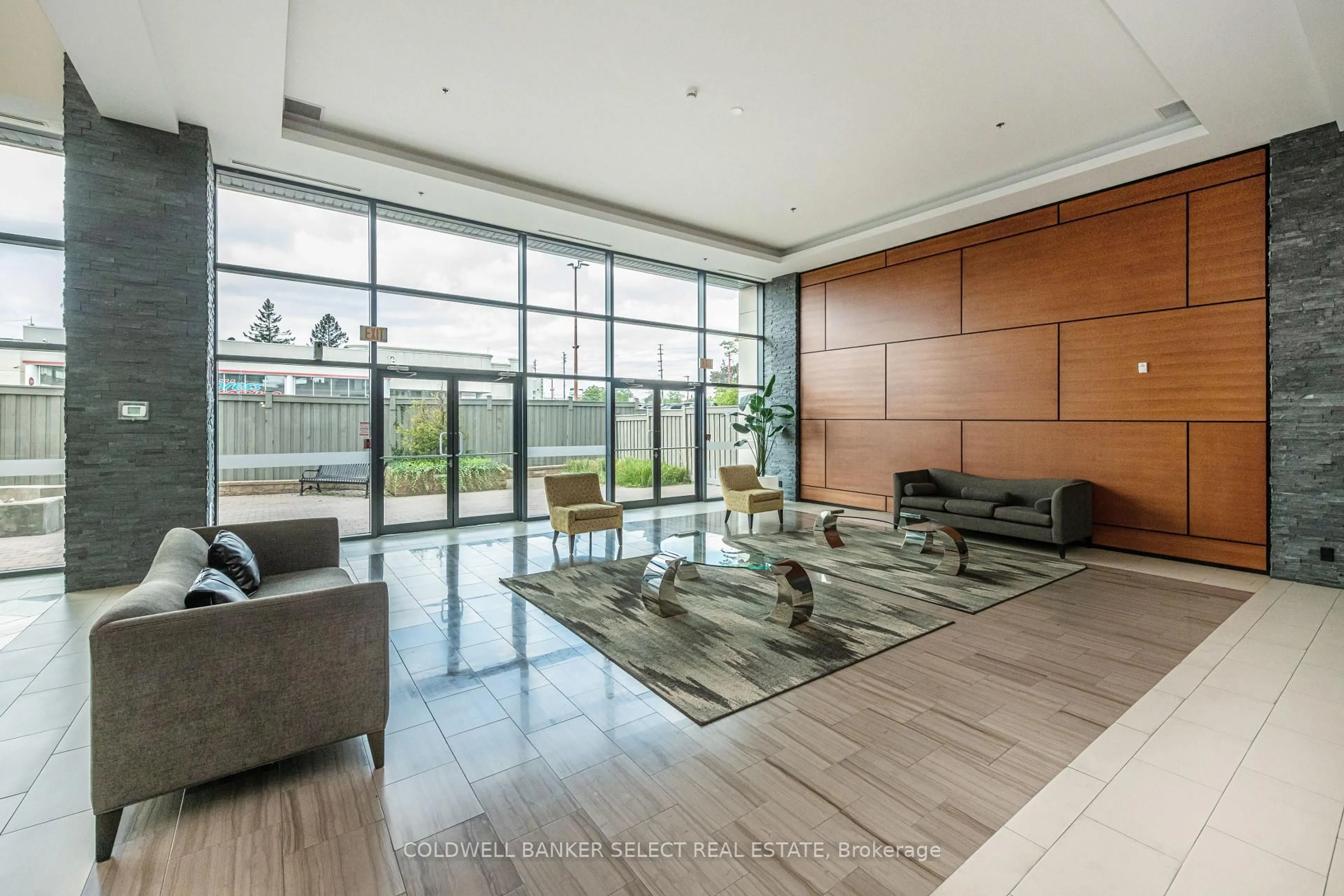 Indoor foyer for 12 Woodstream Blvd #508, Vaughan Ontario L4L 8C3