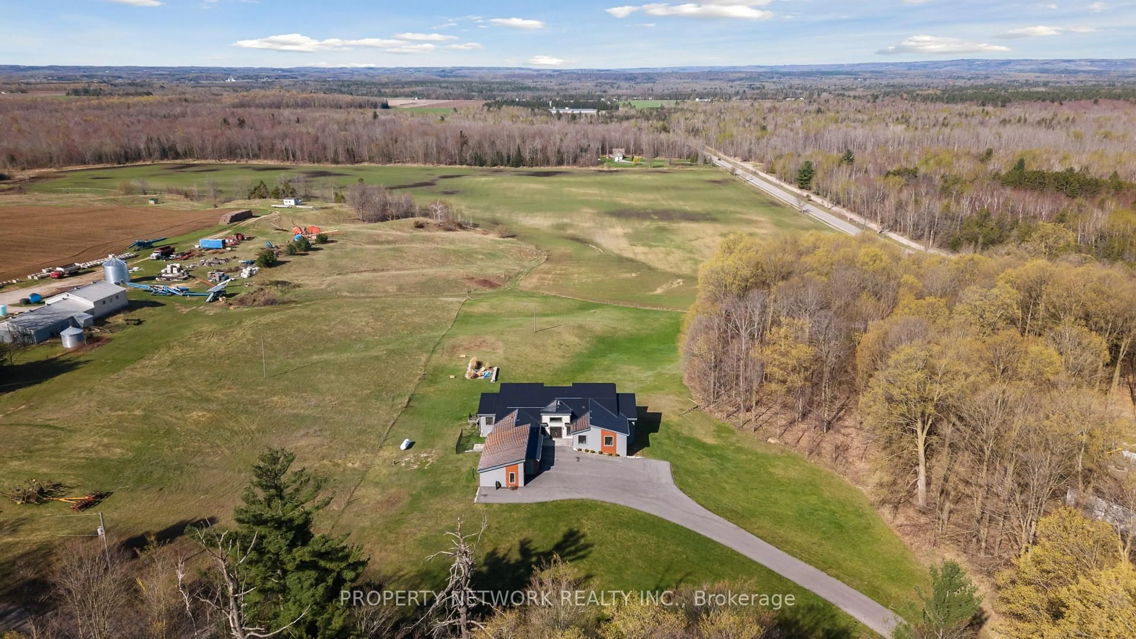 A pic from outside/outdoor area/front of a property/back of a property/a pic from drone, unknown for 6672 Concession Road 7 Rd, Adjala-Tosorontio Ontario L0M 1J0