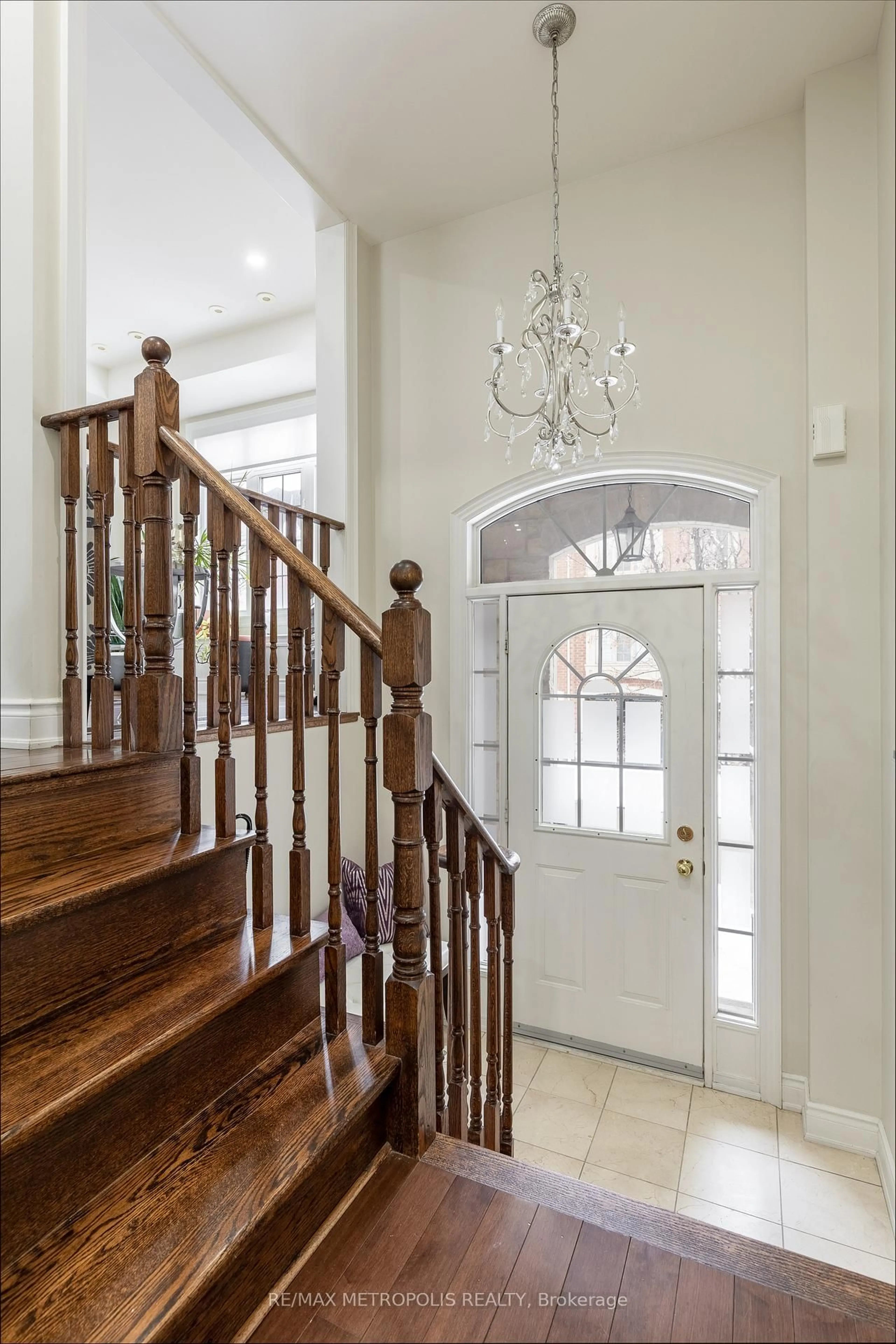 Indoor entryway for 10 George Bogg Rd, Vaughan Ontario L4L 0A3