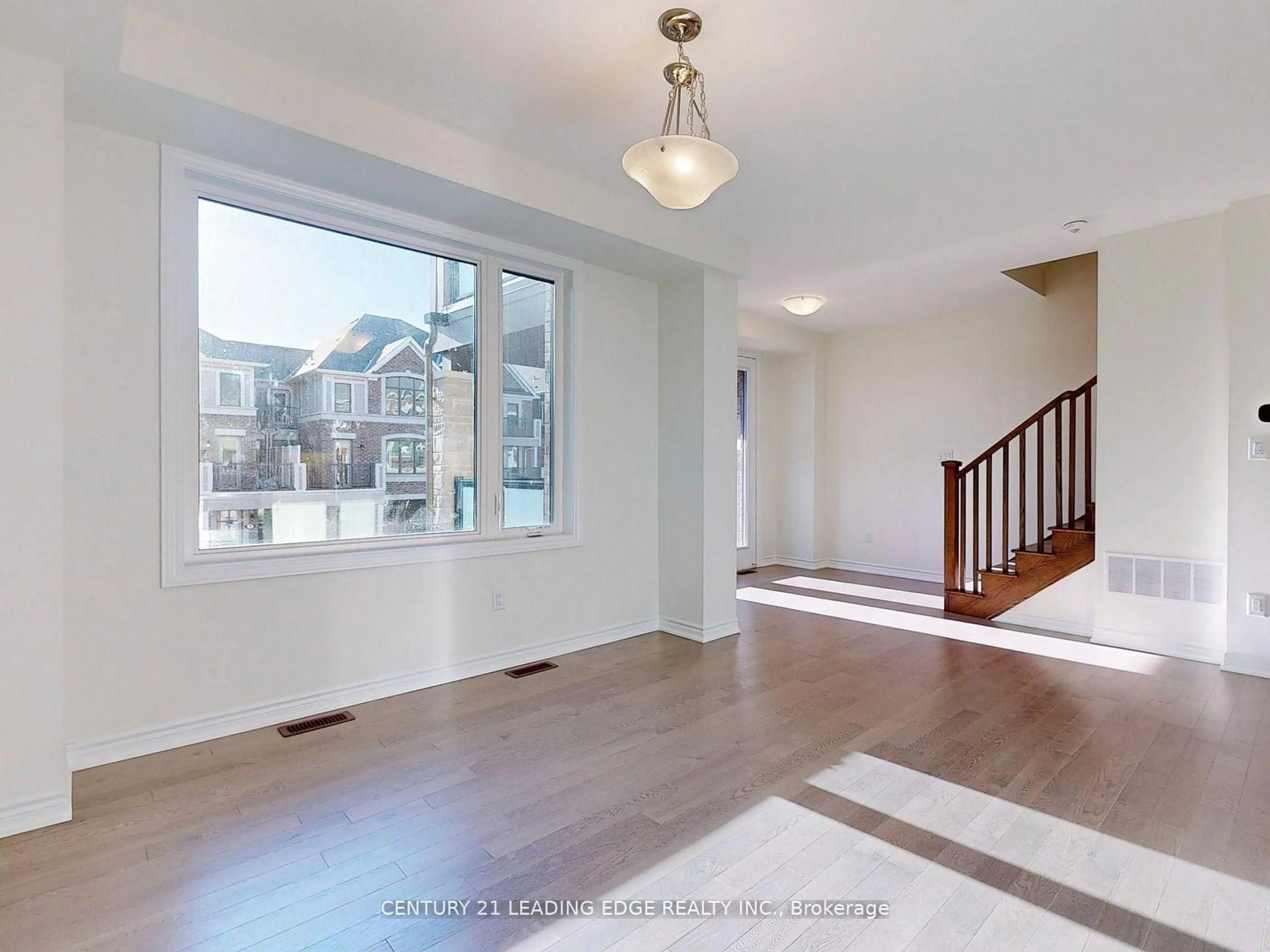 Indoor entryway for 10 THOMAS FRISBY JR Cres, Markham Ontario L6C 3L1