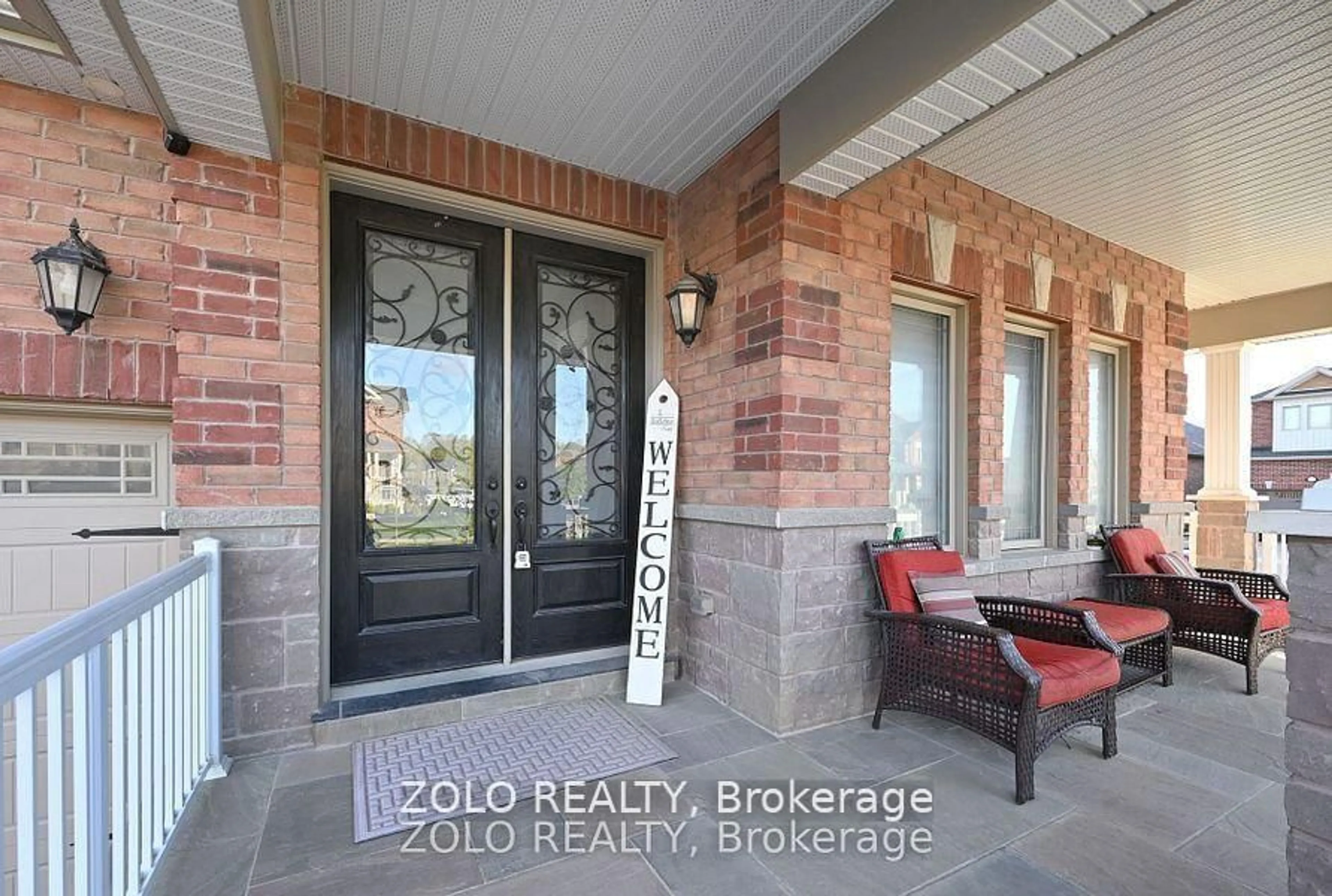 Indoor entryway for 1680 Angus St, Innisfil Ontario L9S 0L1