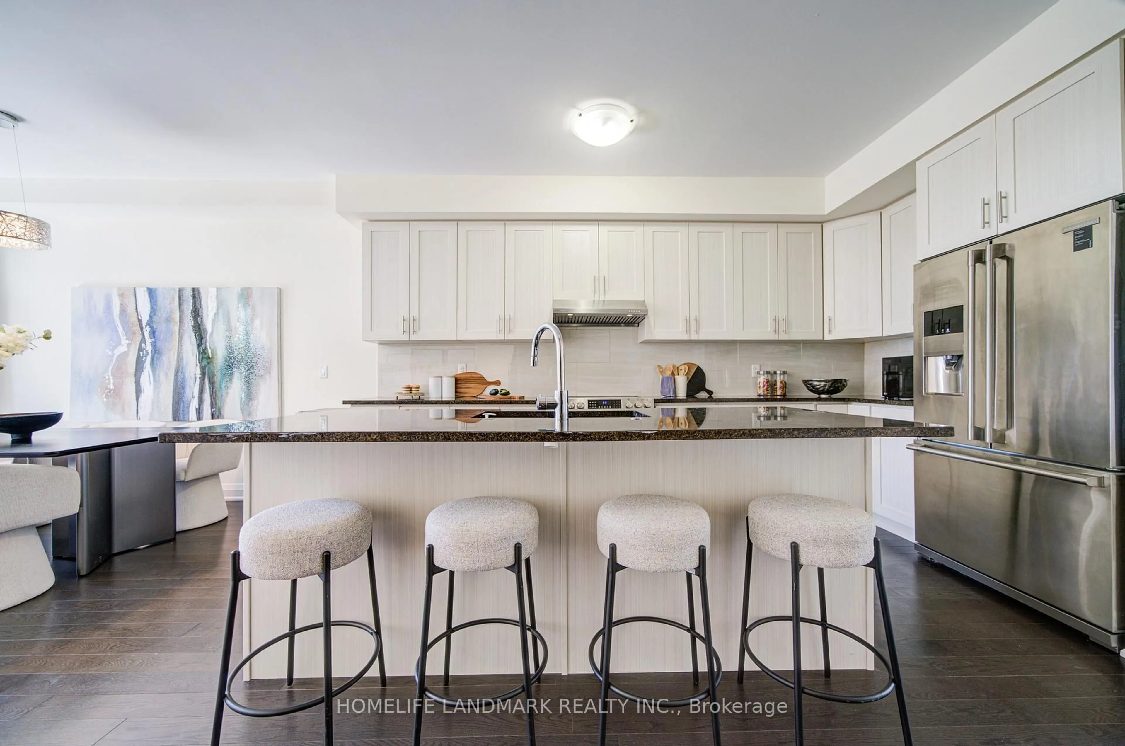 Open concept kitchen, ceramic/tile floor for 17 Duncombe Lane, Richmond Hill Ontario L4C 1C2