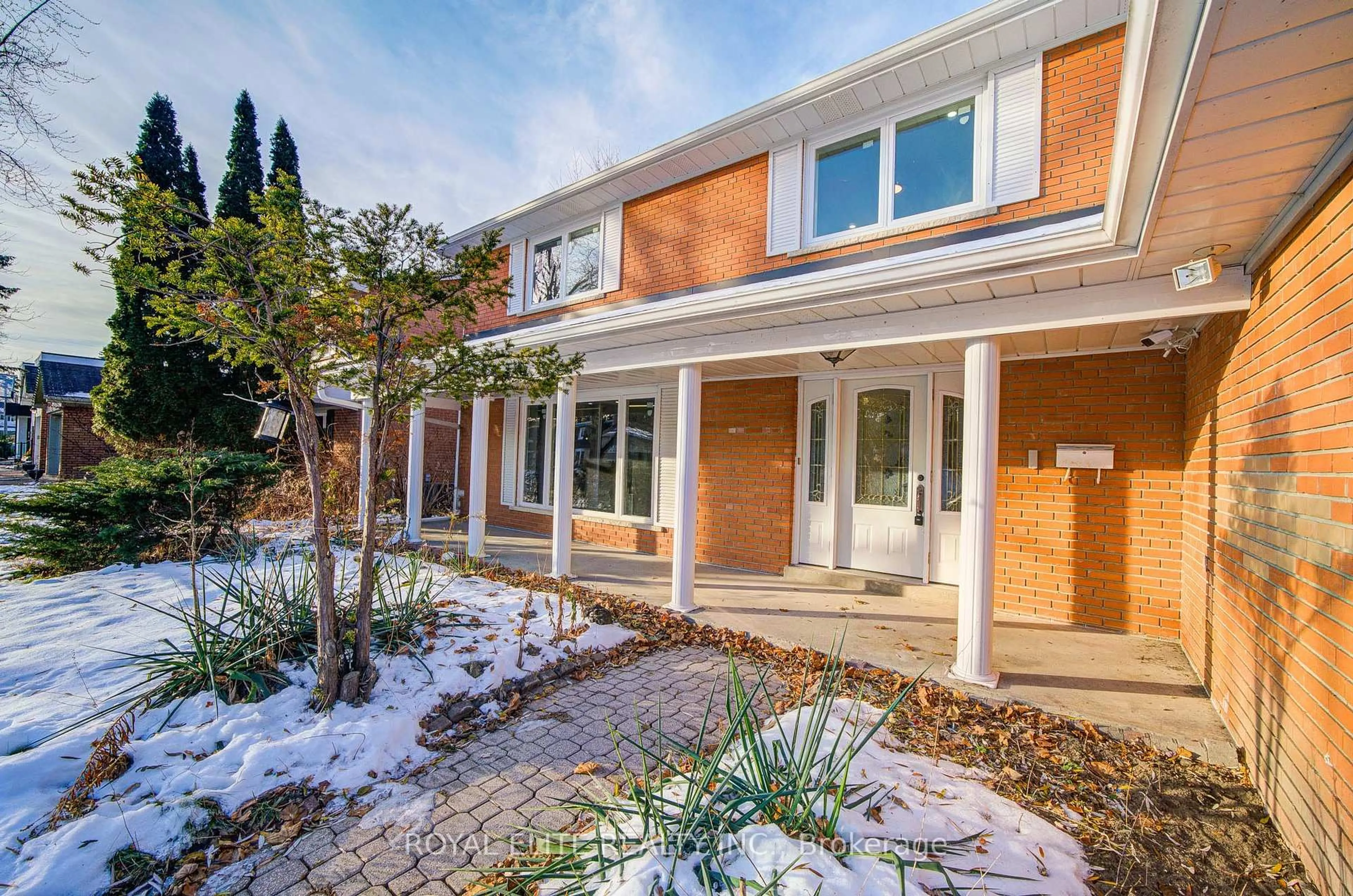 Home with brick exterior material, street for 40 Squire Baker's Lane, Markham Ontario L3P 3G9