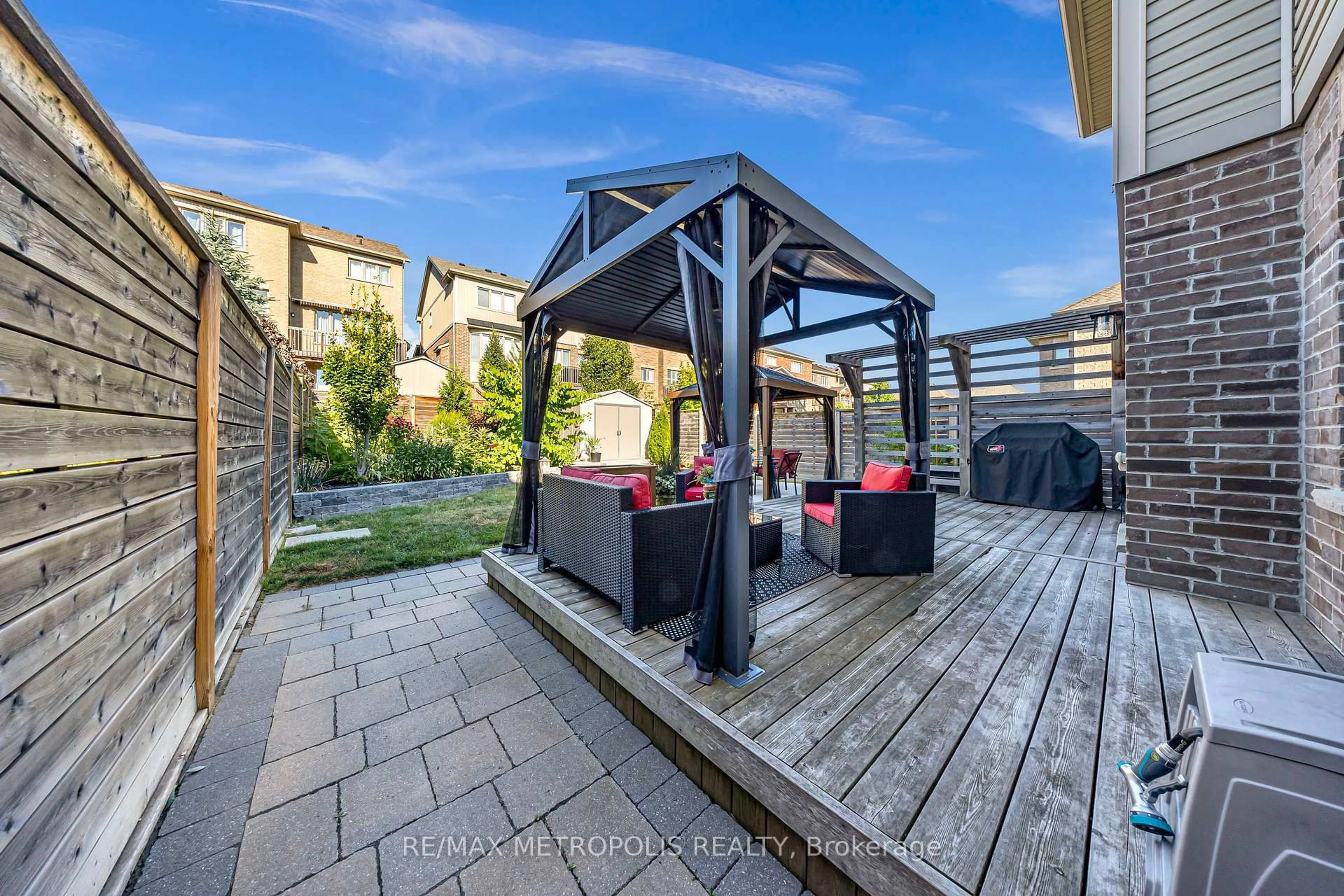 Patio, street for 7 Cherry Lane, New Tecumseth Ontario L9R 0M1