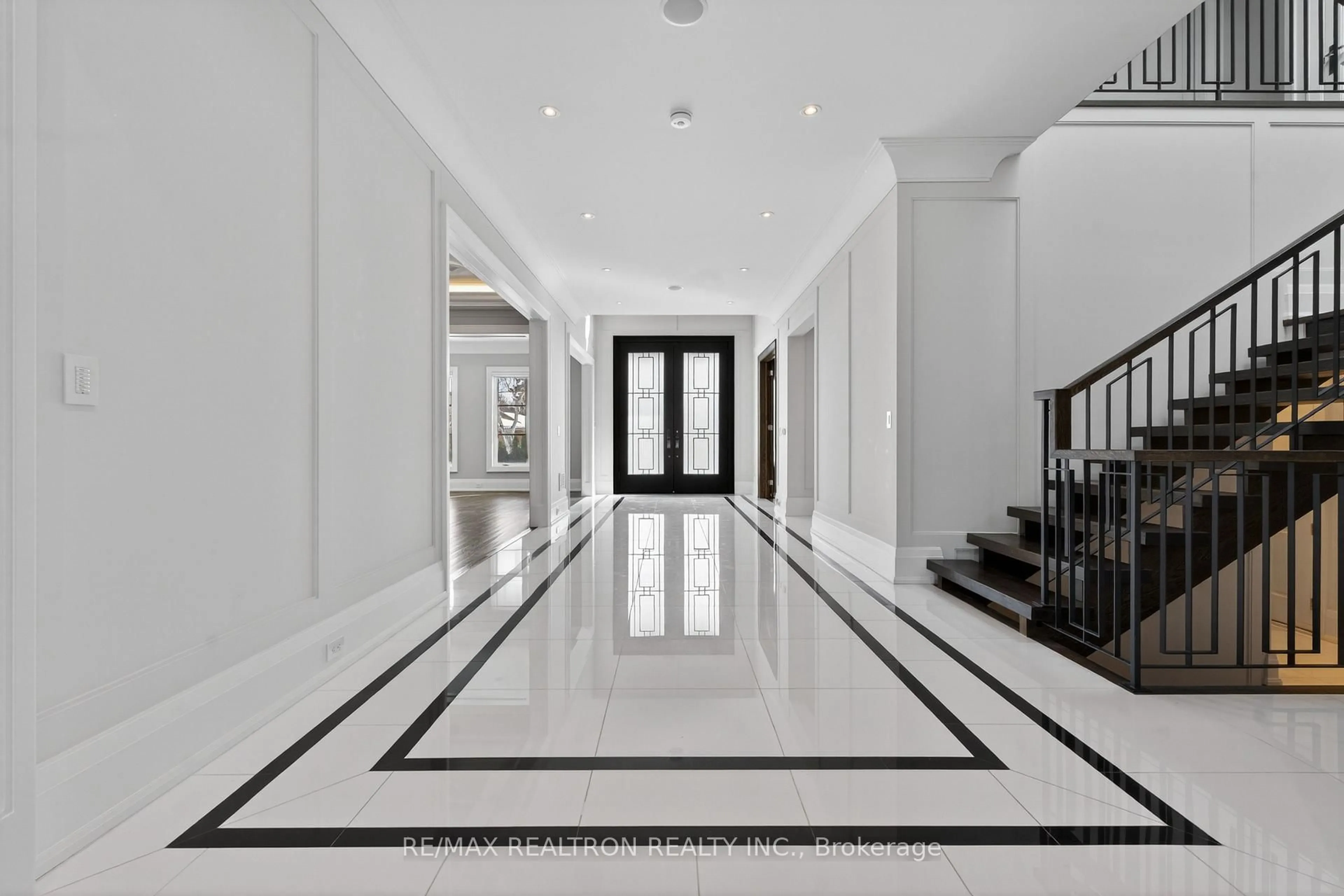 Indoor foyer for 38 Kirk Dr, Markham Ontario L3T 3L1