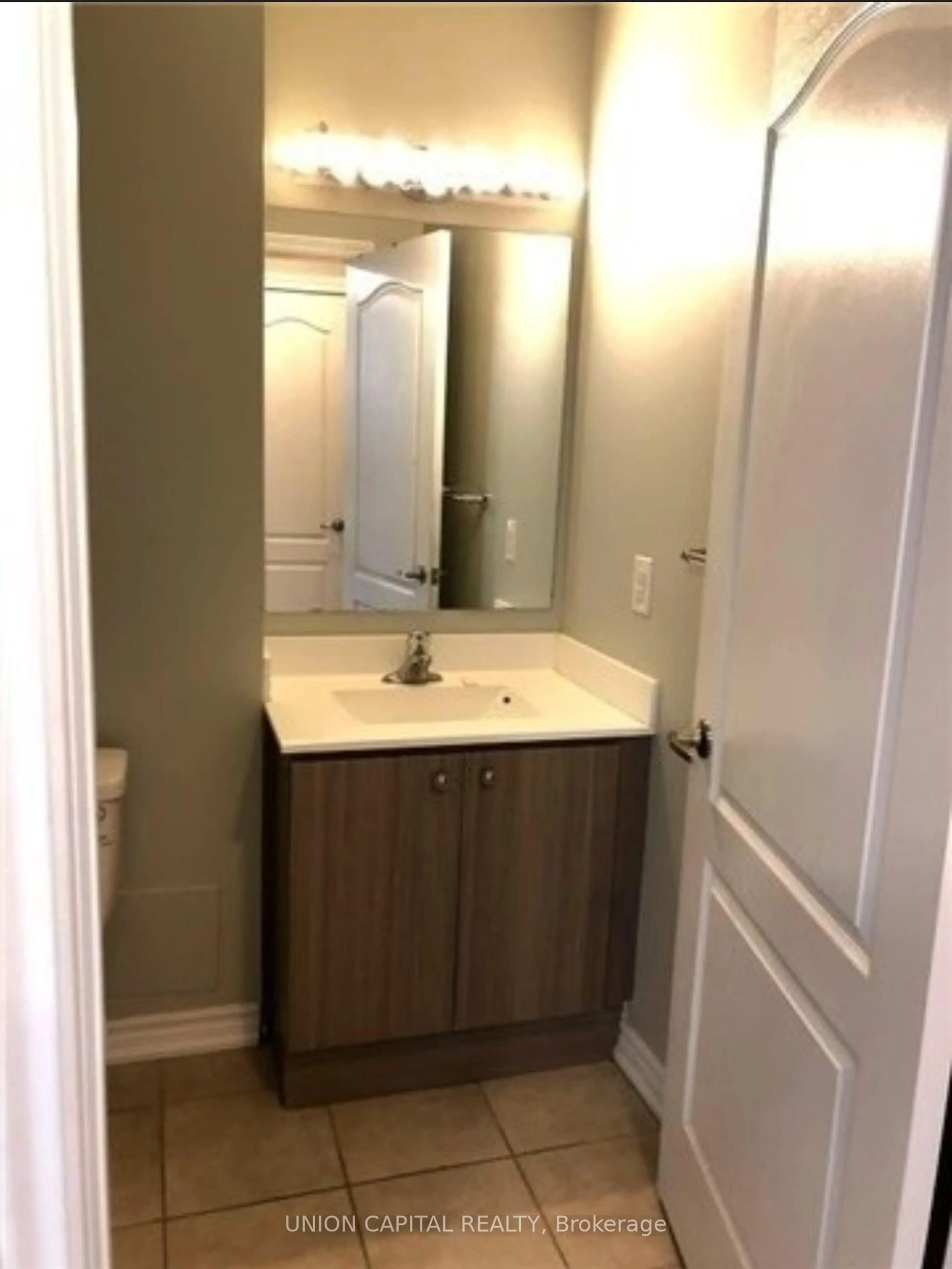 Standard bathroom, unknown for 8323 Kennedy Rd #505, Markham Ontario L3R 1J5