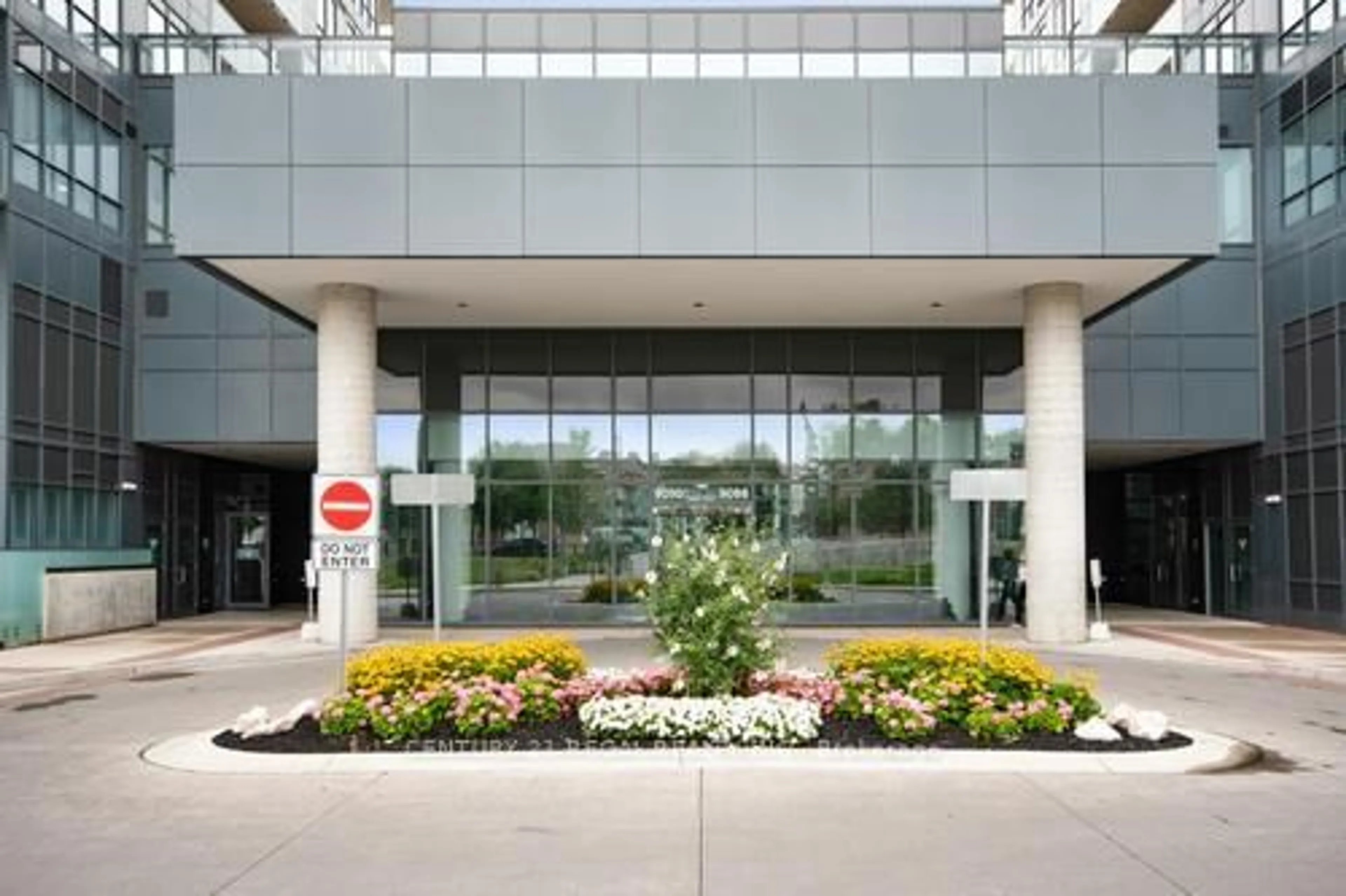 Lobby for 9090 Yonge St #1206B, Richmond Hill Ontario L4C 0Z1