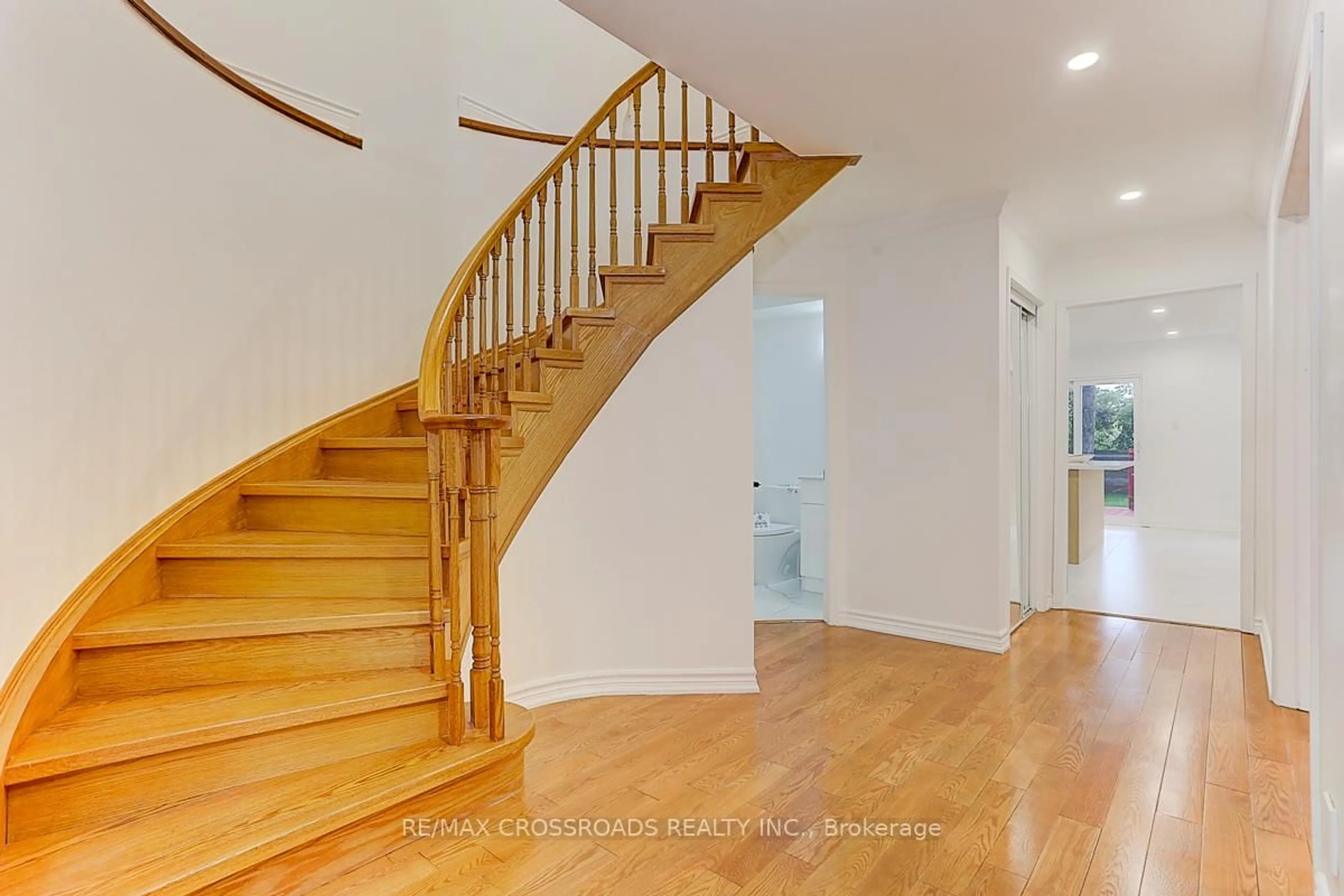 Stairs for 125 Green Bush Cres, Vaughan Ontario L4J 5M3