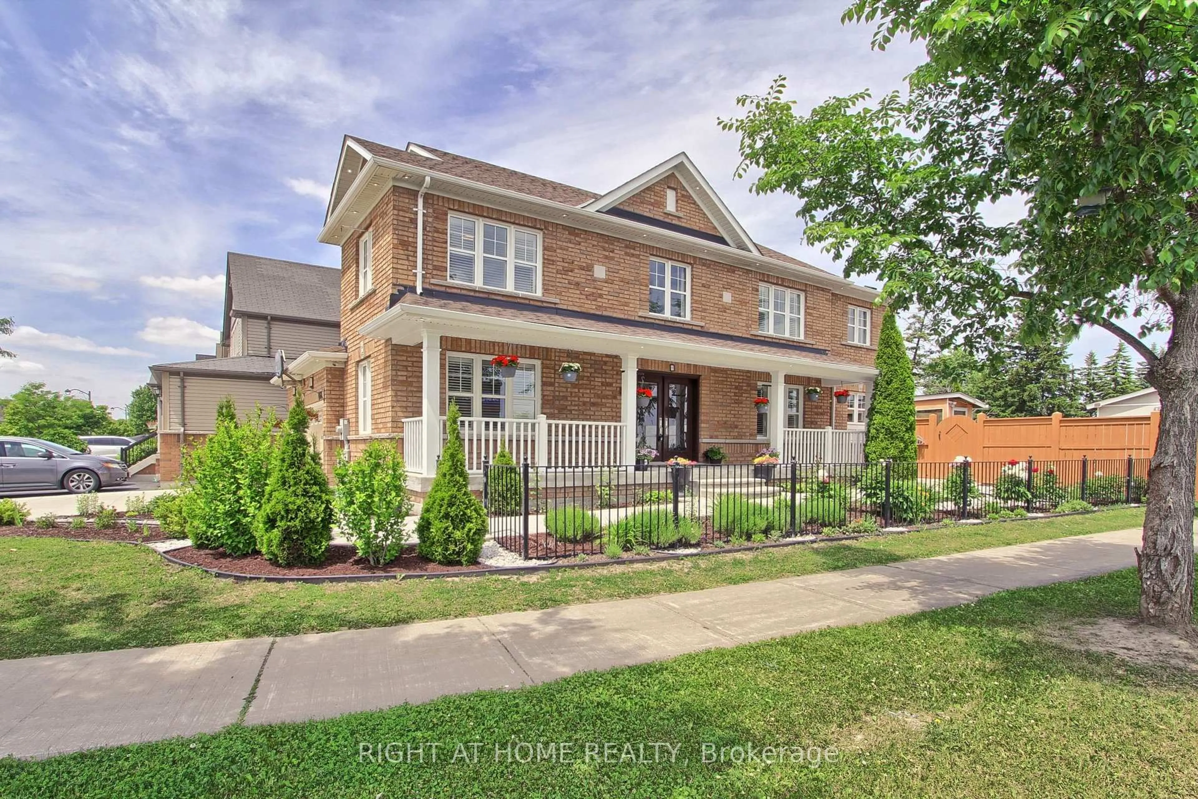 Home with brick exterior material, street for 468 Langford Blvd, Bradford West Gwillimbury Ontario L3Z 0K8