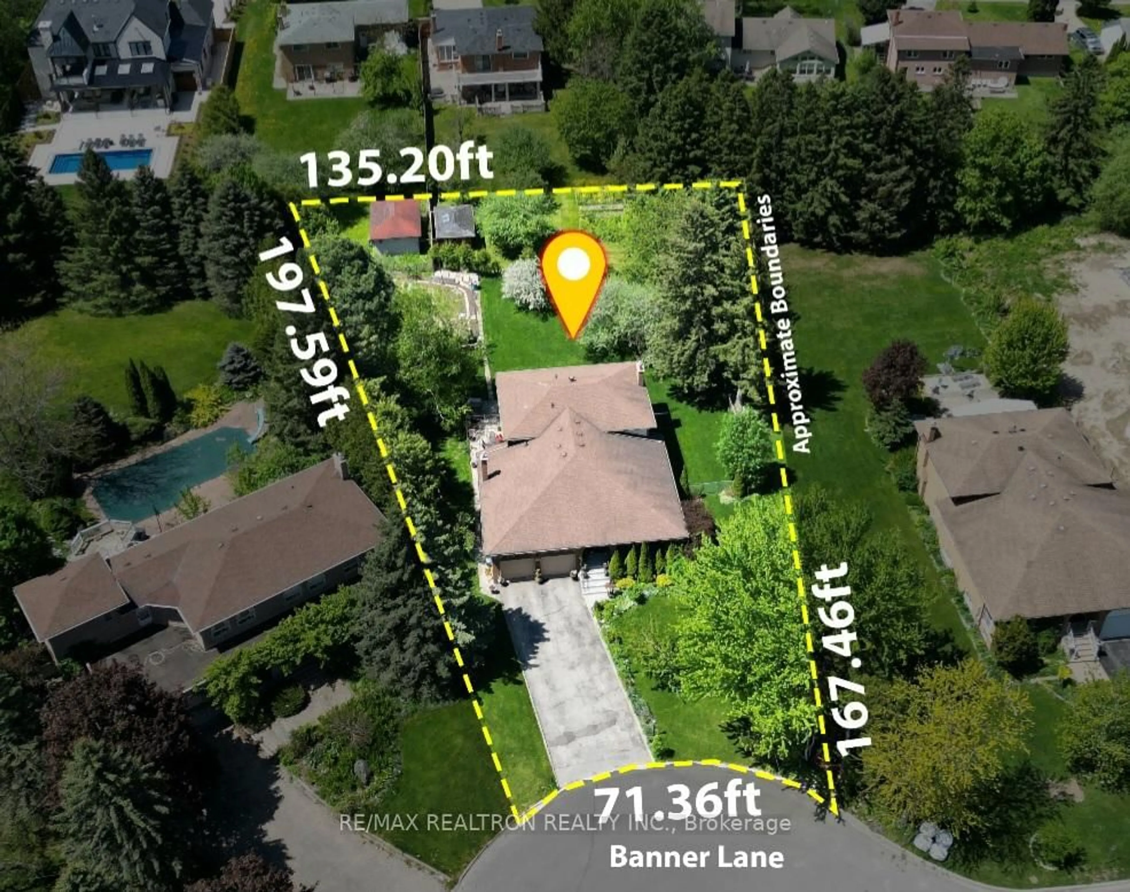 A pic from outside/outdoor area/front of a property/back of a property/a pic from drone, street for 42 Banner Lane, King Ontario L7B 1K2