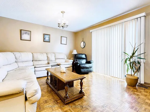 42 Banner Lane, King 5