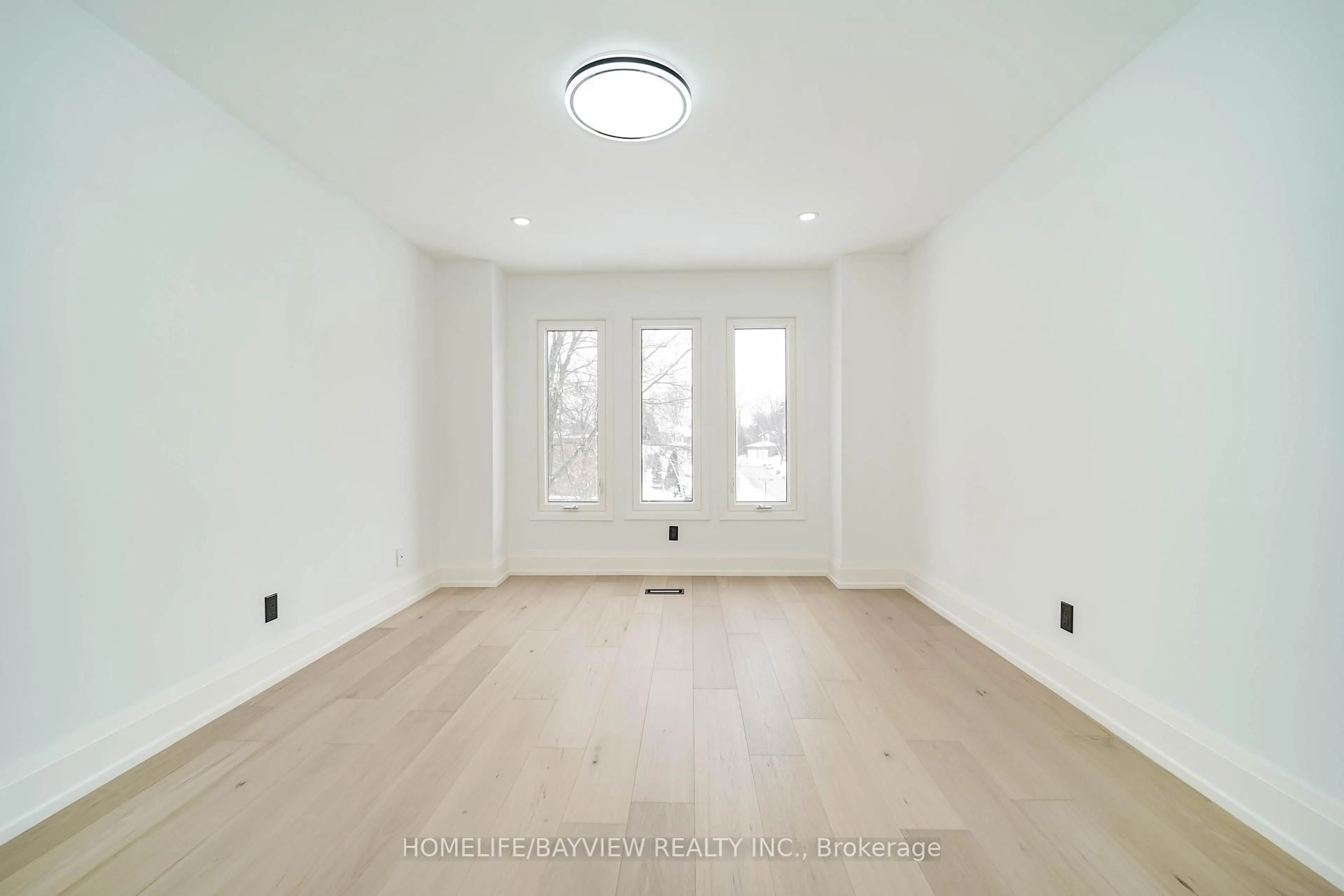 A pic of a room for 39 Shaftsbury Ave, Richmond Hill Ontario L4C 9K3