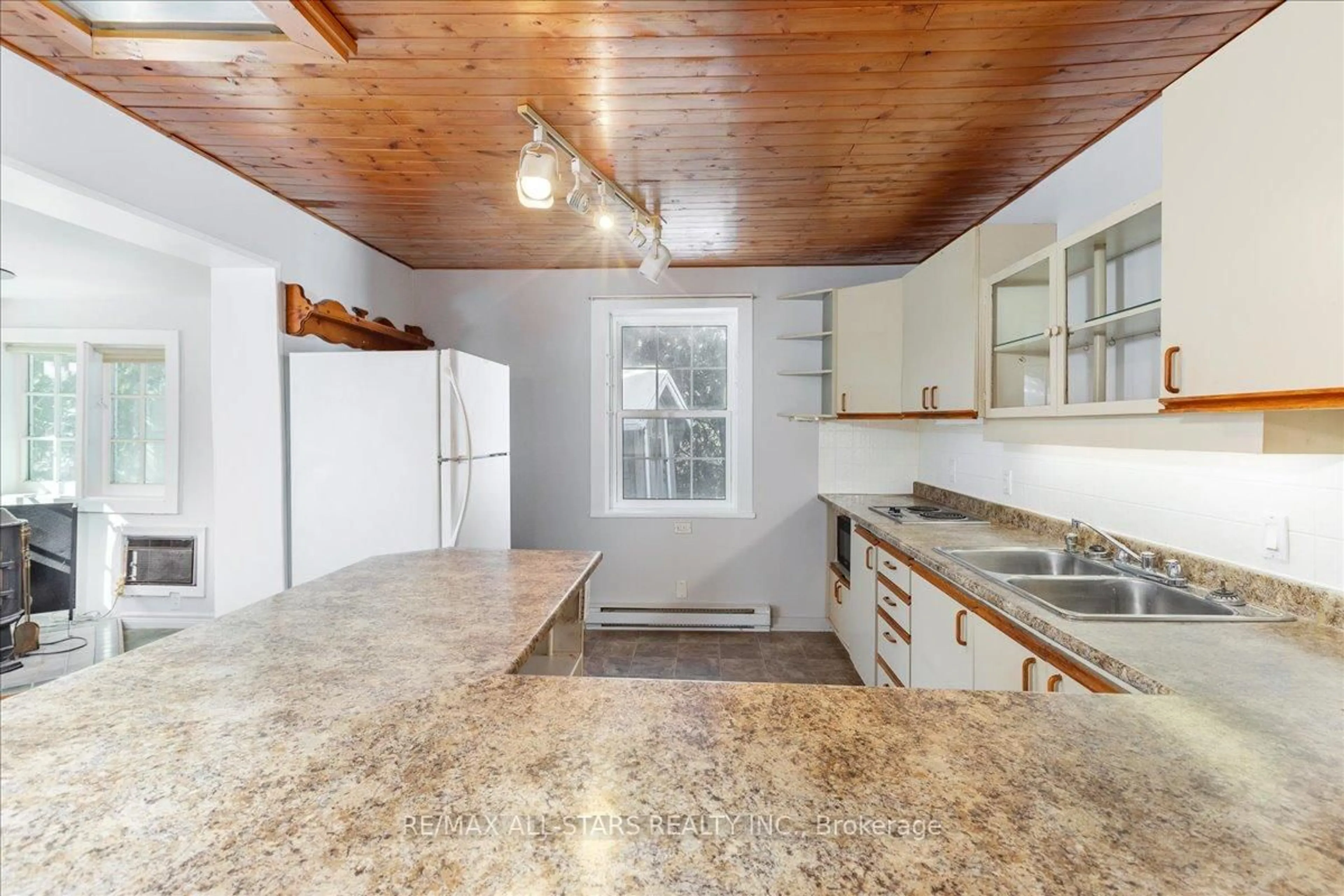 Standard kitchen, unknown for 497 Main St, Brock Ontario L0K 1A0