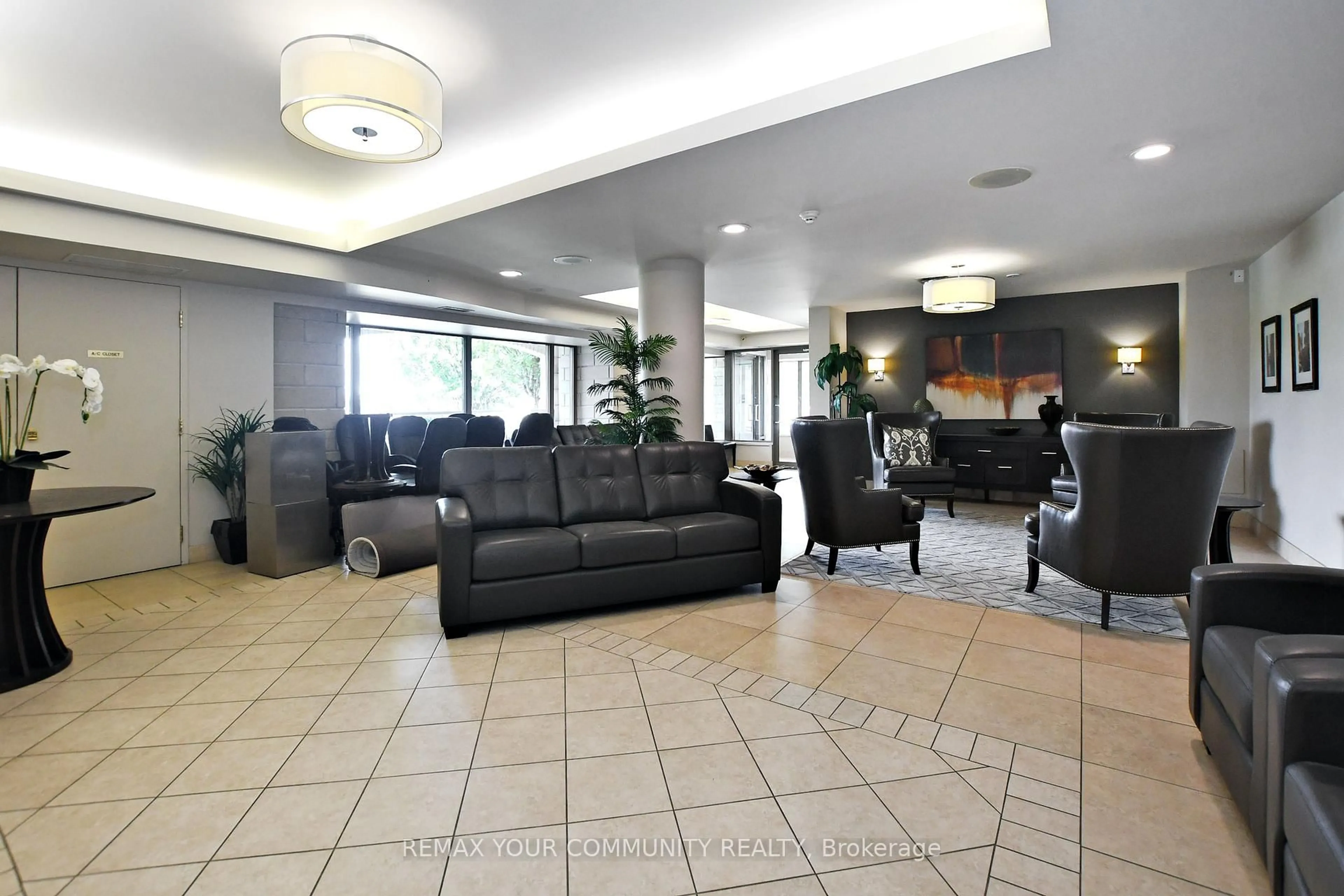 Lobby for 2500 Rutherford Rd #502, Vaughan Ontario L4K 5N7