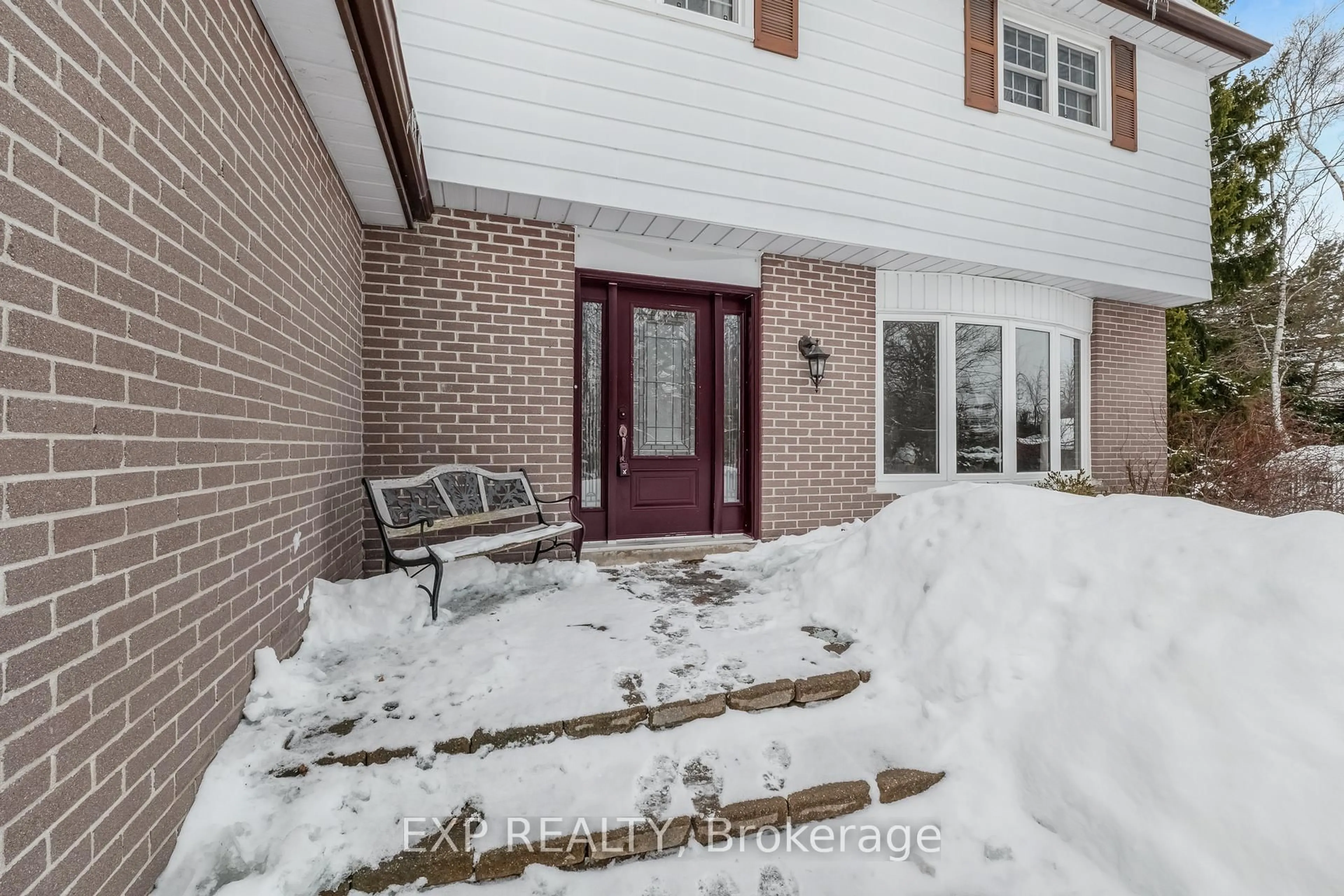Unknown for 94 Cedar St, Uxbridge Ontario L9P 1B2