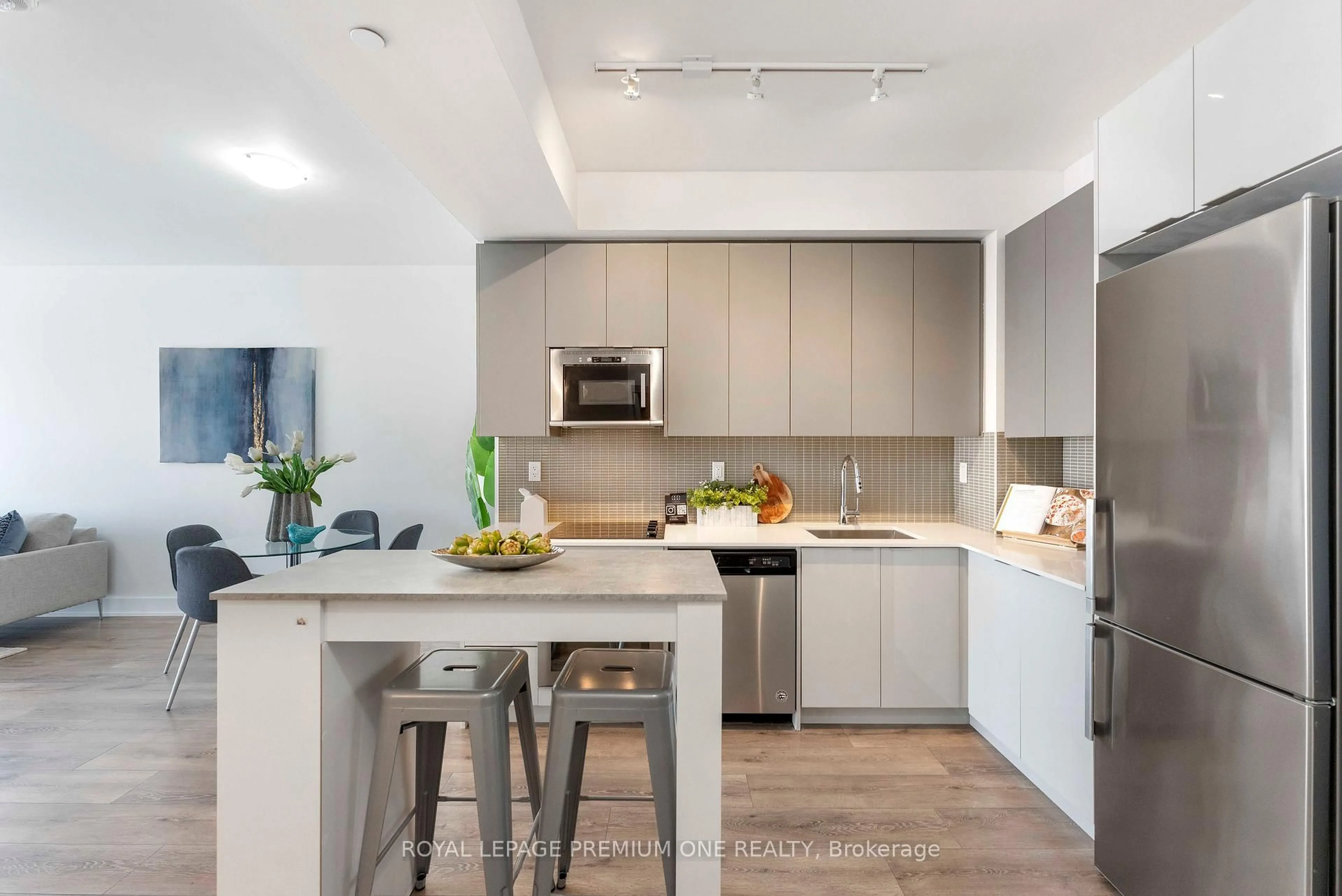 Open concept kitchen, unknown for 2908 Highway 7 Rd #901, Vaughan Ontario L4K 0K5