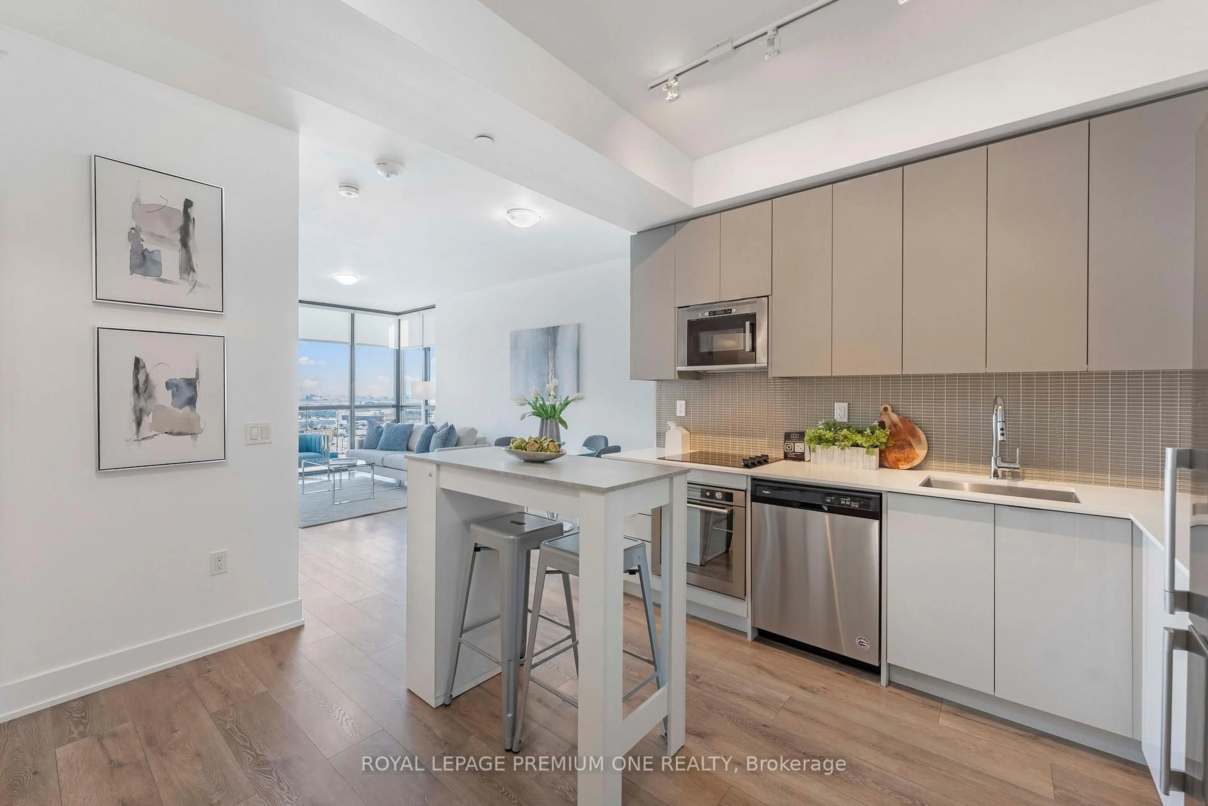 Open concept kitchen, unknown for 2908 Highway 7 Rd #901, Vaughan Ontario L4K 0K5