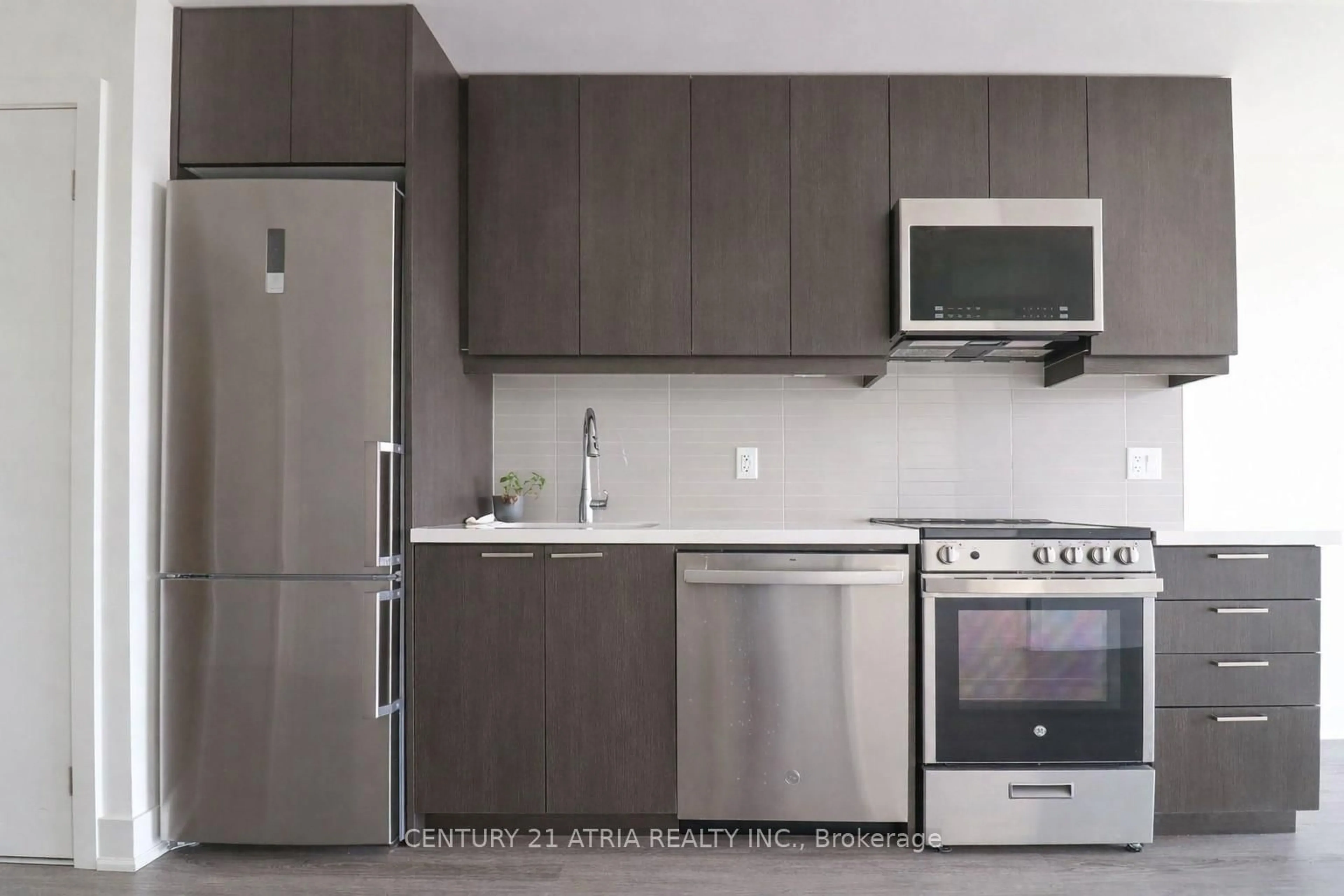 Standard kitchen, unknown for 185 Deerfield Rd #1206, Newmarket Ontario L3Y 0G7