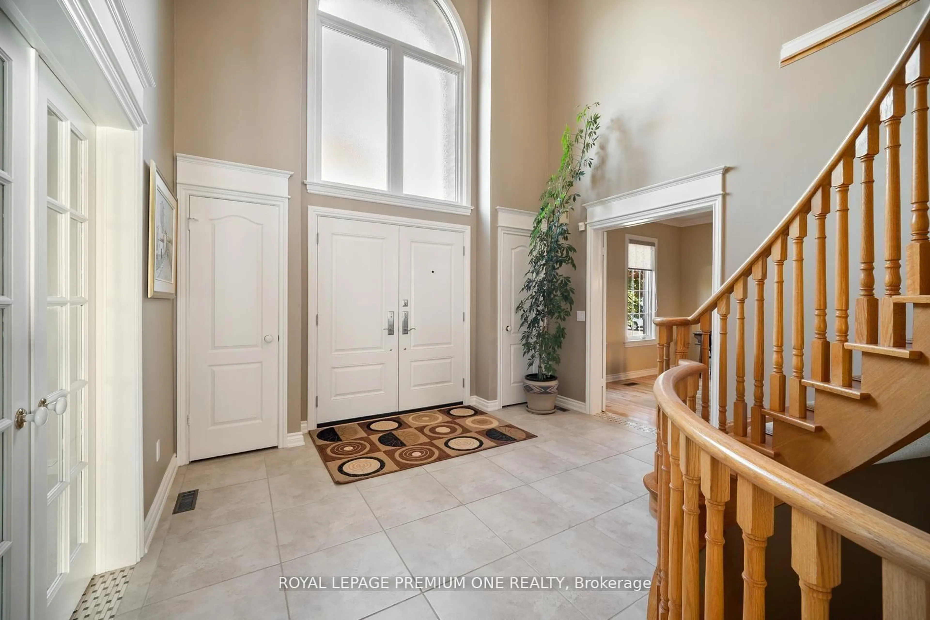Indoor entryway for 536 Village Pkwy, Markham Ontario L3R 9N5