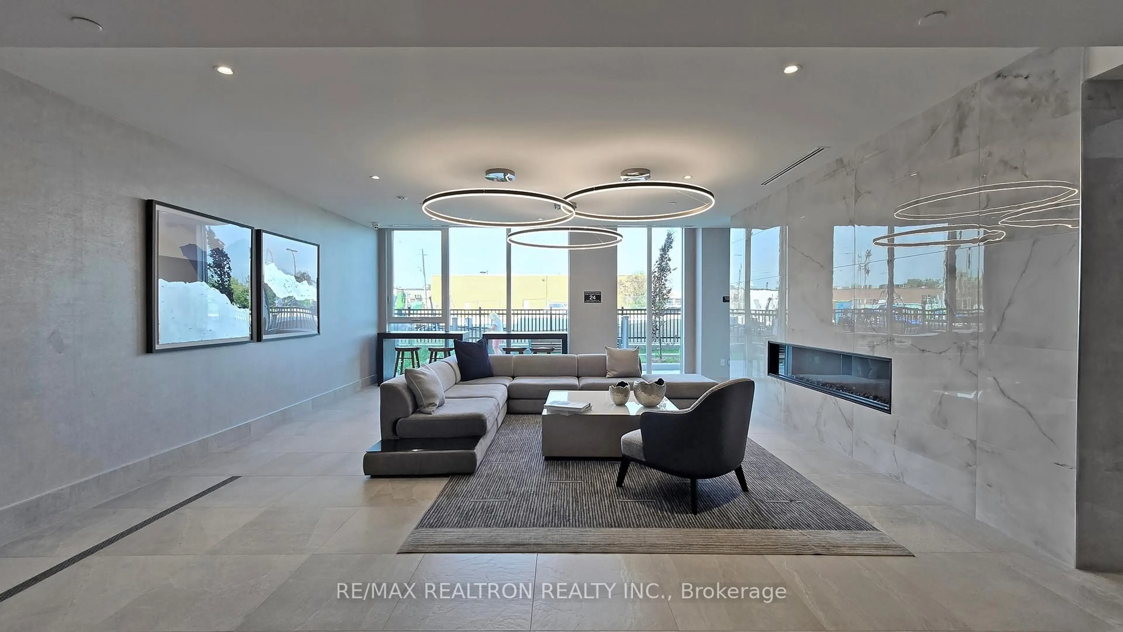 Unknown for 185 Deerfield Rd #909, Newmarket Ontario L3Y 0G7