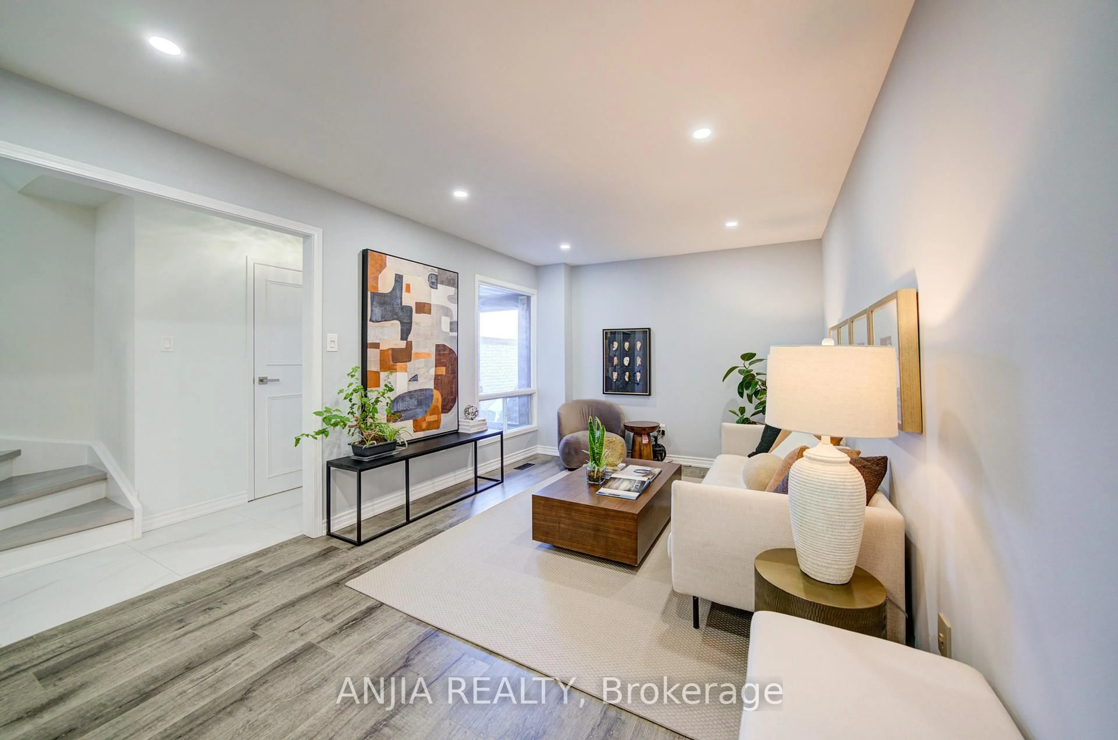 Indoor entryway for 83 McClintock Cres, Vaughan Ontario L4J 2S8