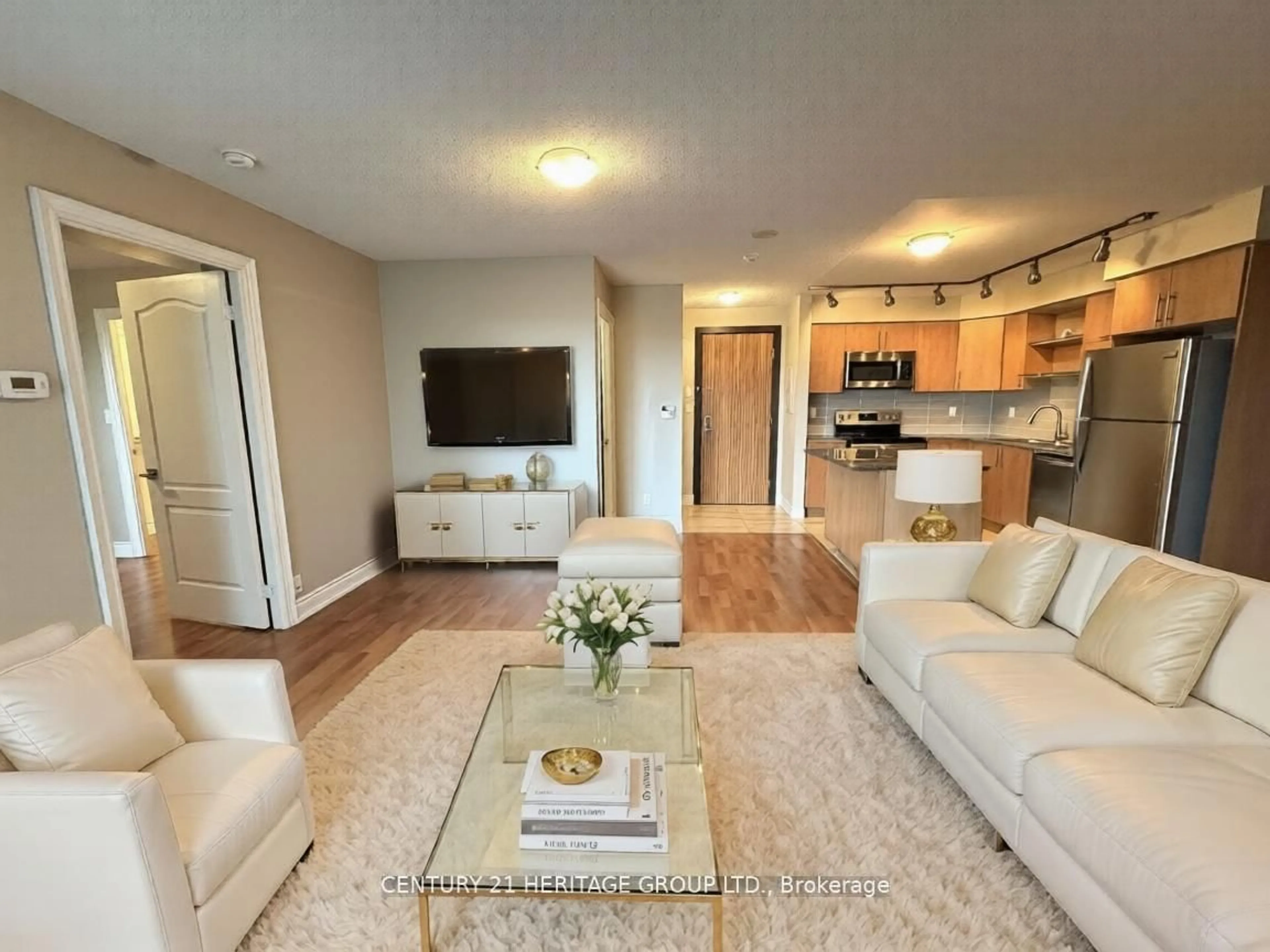 Living room with furniture, unknown for 60 South Town Centre Blvd #320, Markham Ontario L6G 0C5