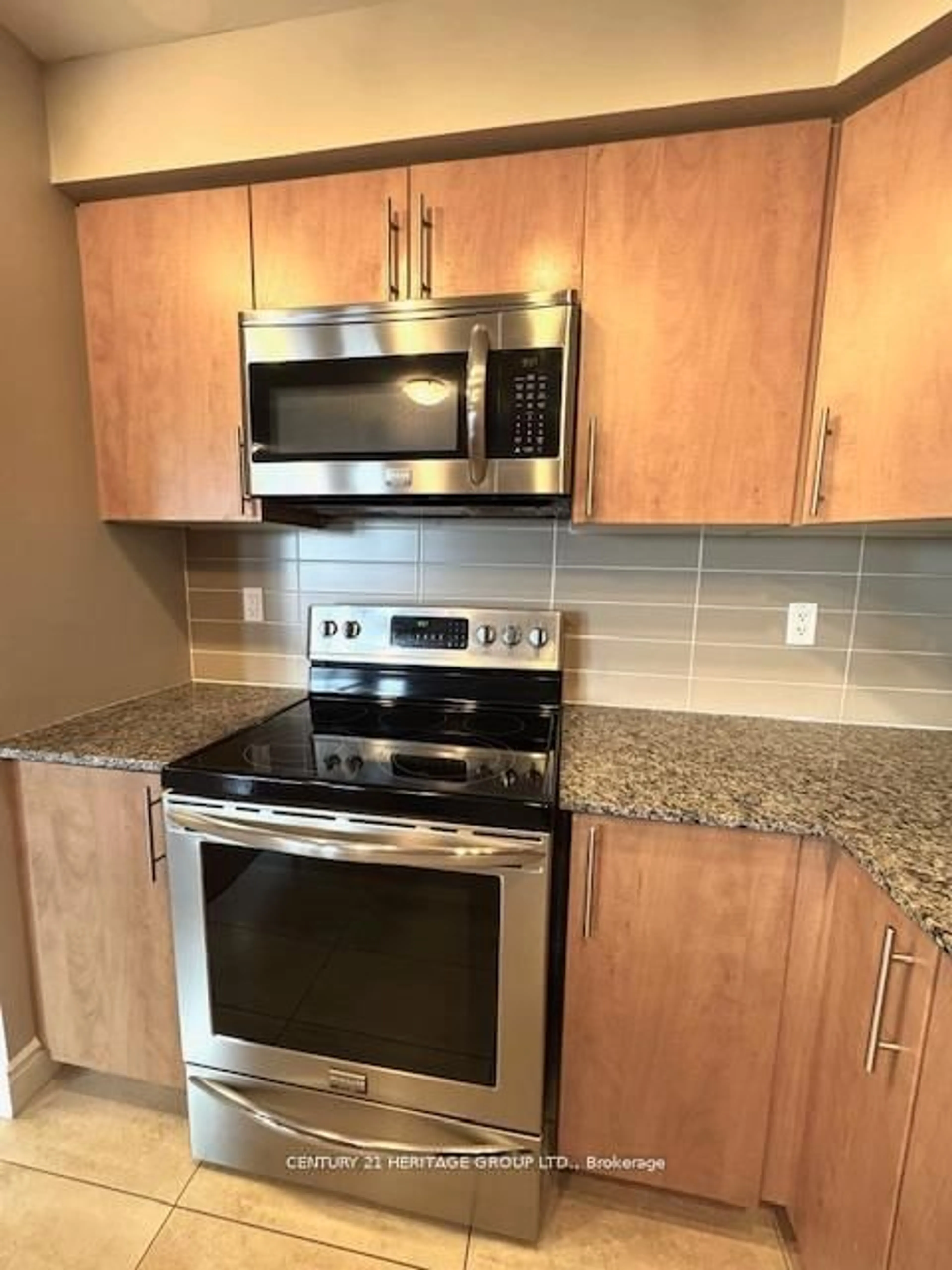 Standard kitchen, ceramic/tile floor for 60 South Town Centre Blvd #320, Markham Ontario L6G 0C5
