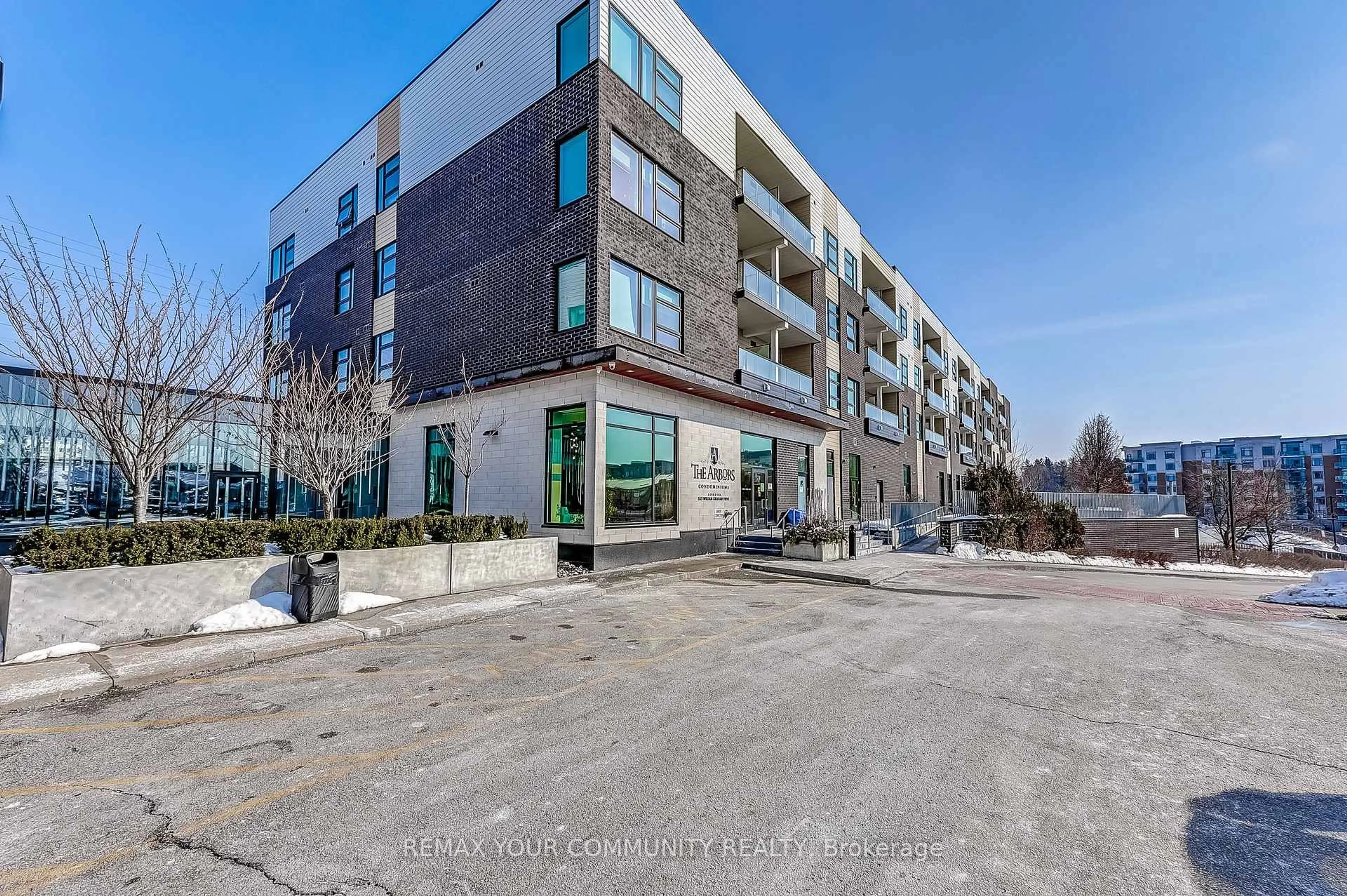 Patio, unknown for 555 William Graham Dr #244, Aurora Ontario L4G 7C4