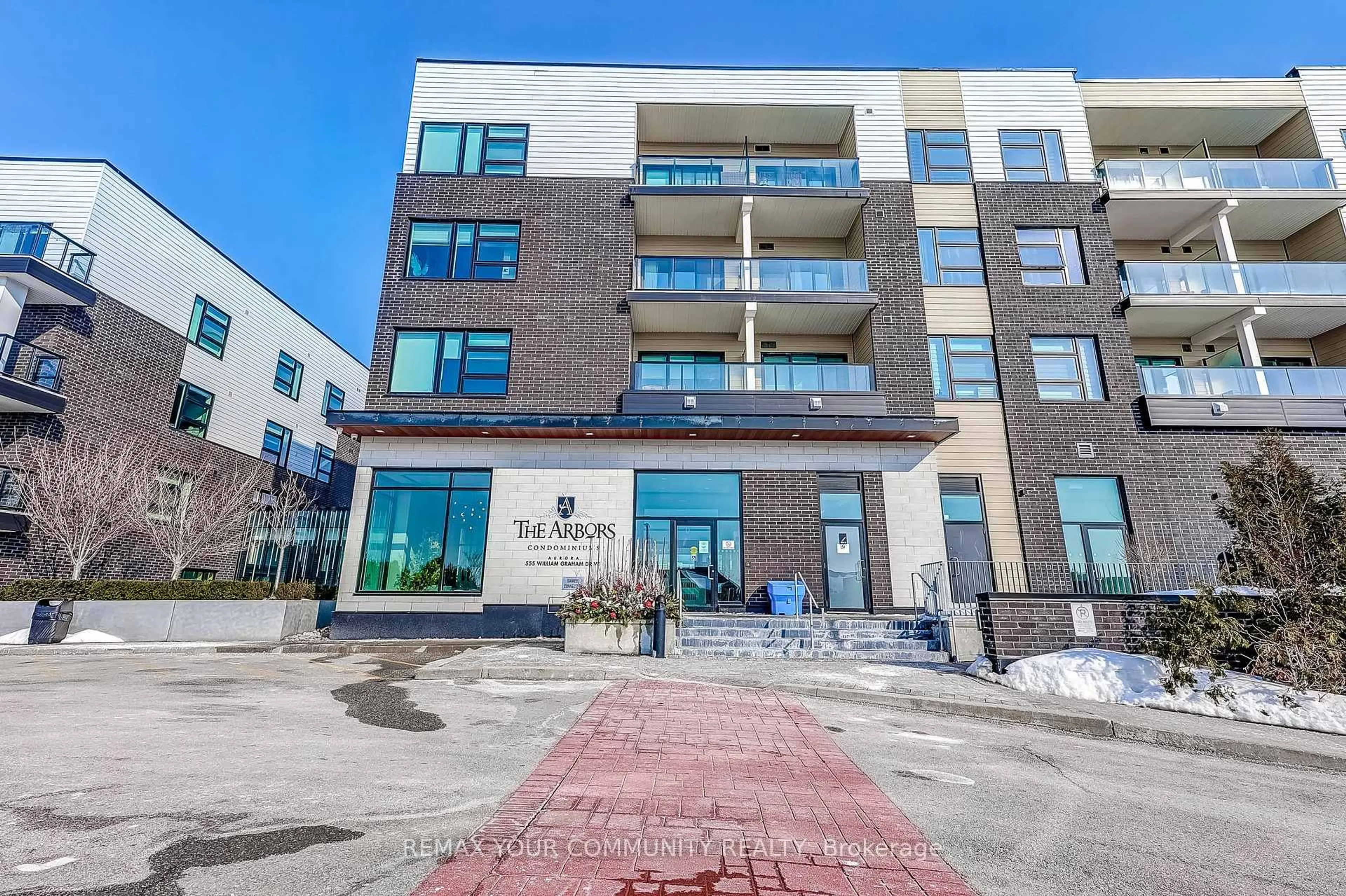 Unknown for 555 William Graham Dr #244, Aurora Ontario L4G 7C4