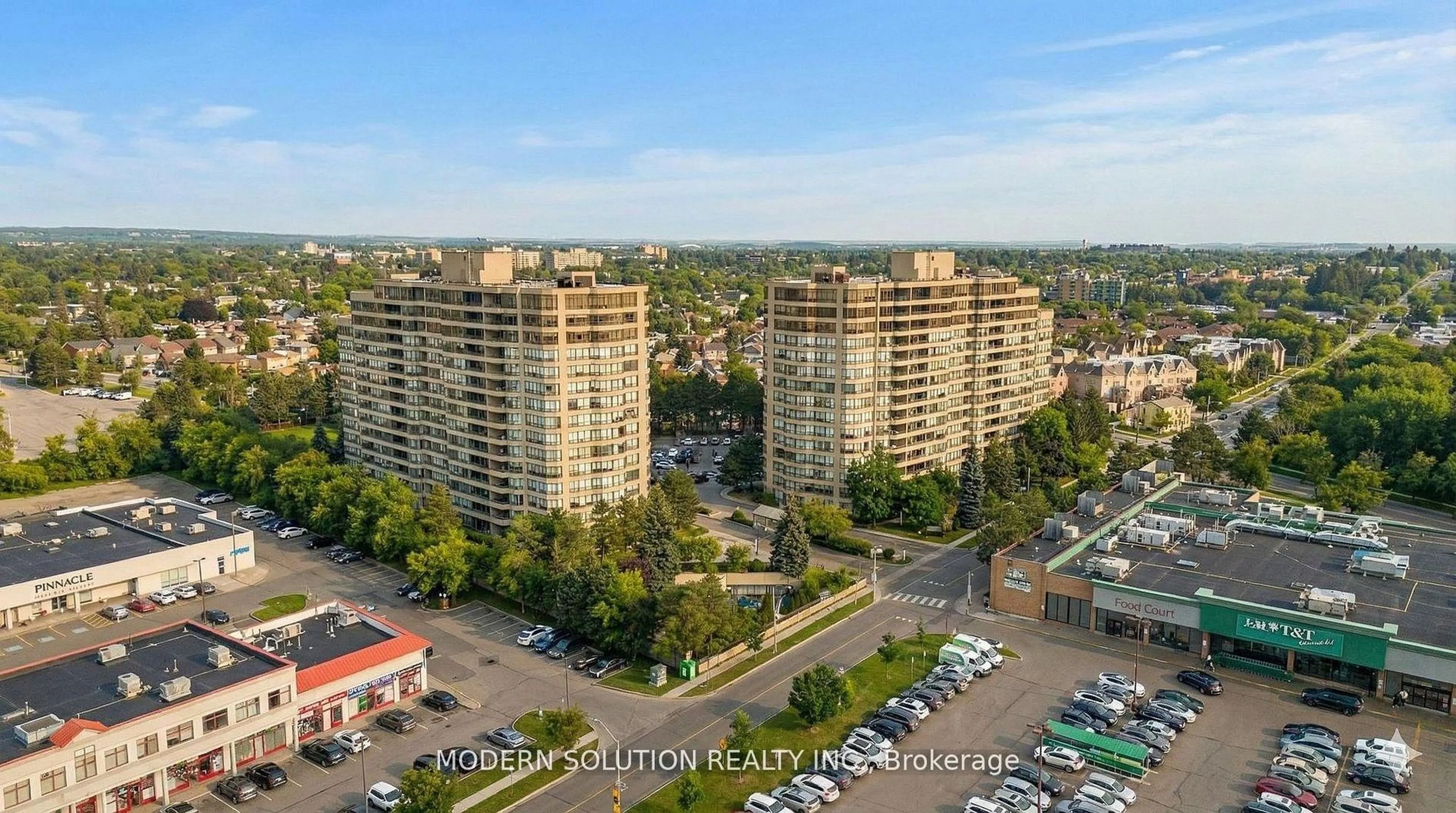 A pic from outside/outdoor area/front of a property/back of a property/a pic from drone, city buildings view from balcony for 32 Clarissa Dr #426, Richmond Hill Ontario L4C 9R7