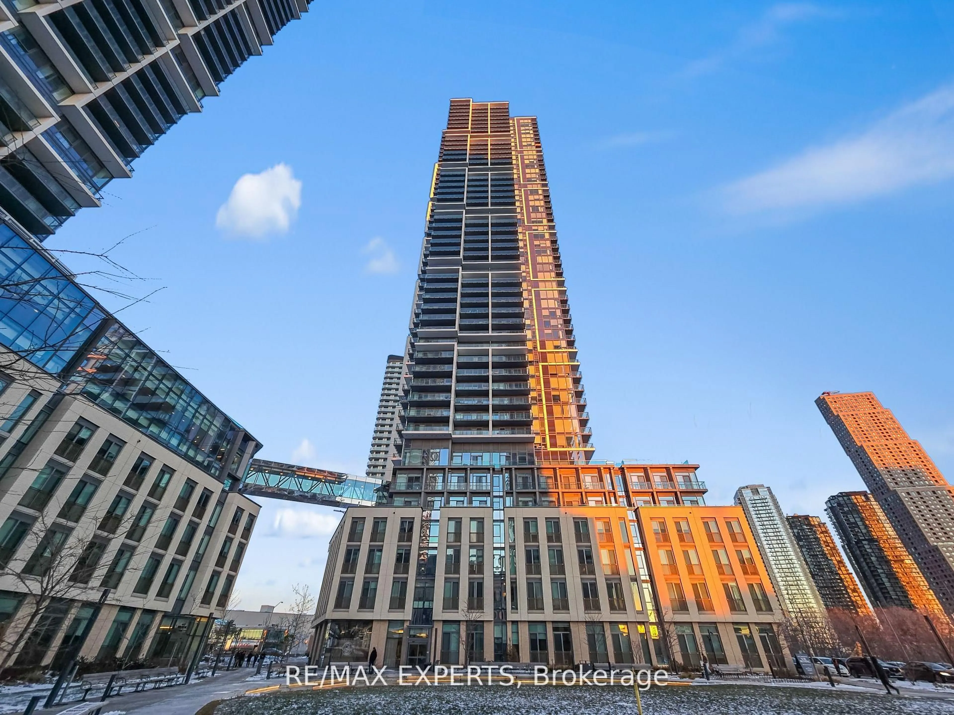 A pic from outside/outdoor area/front of a property/back of a property/a pic from drone, city buildings view from balcony for 7890 Jane St #4701, Vaughan Ontario L4K 0K9