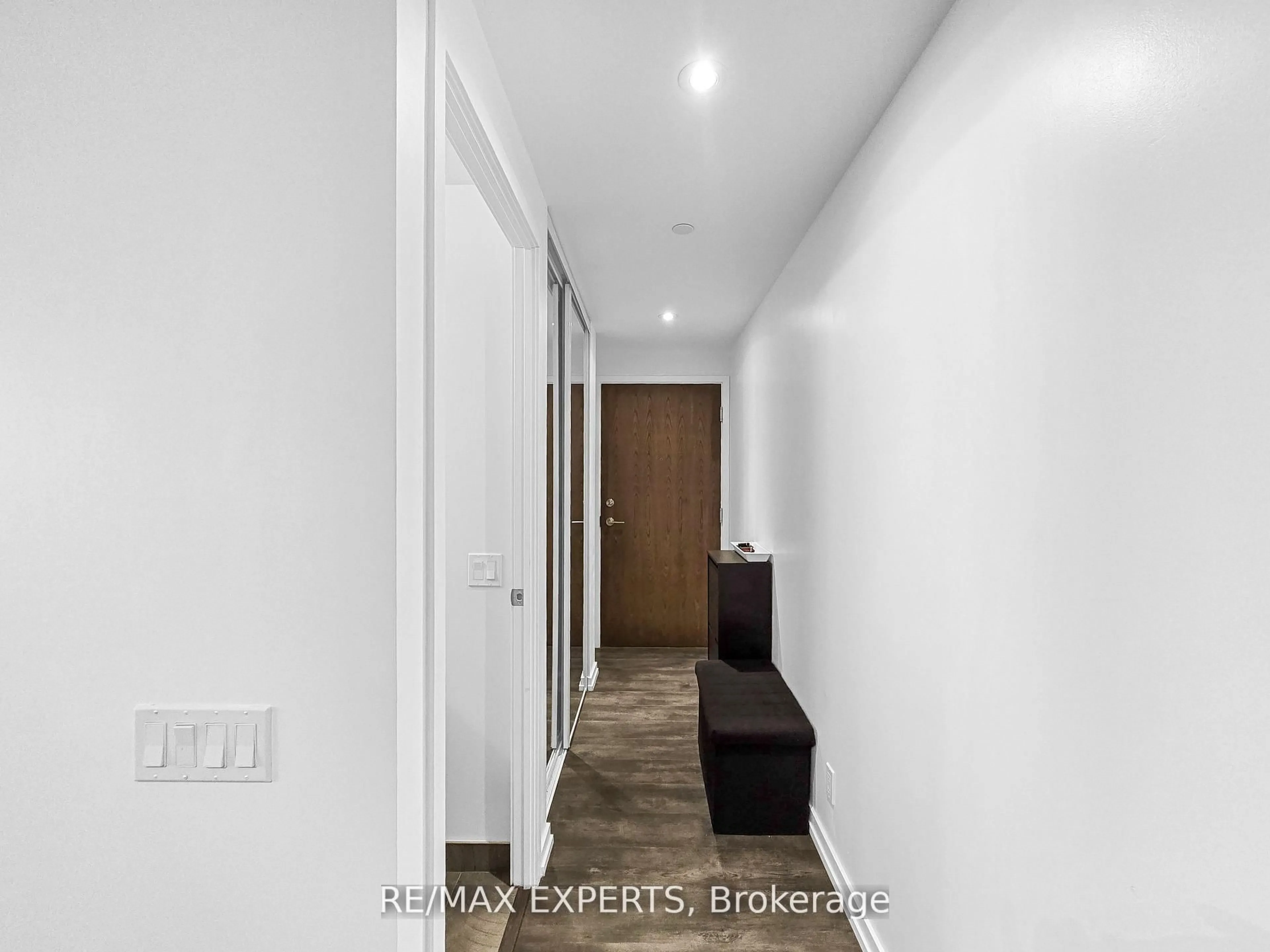 Indoor entryway for 7890 Jane St #4701, Vaughan Ontario L4K 0K9