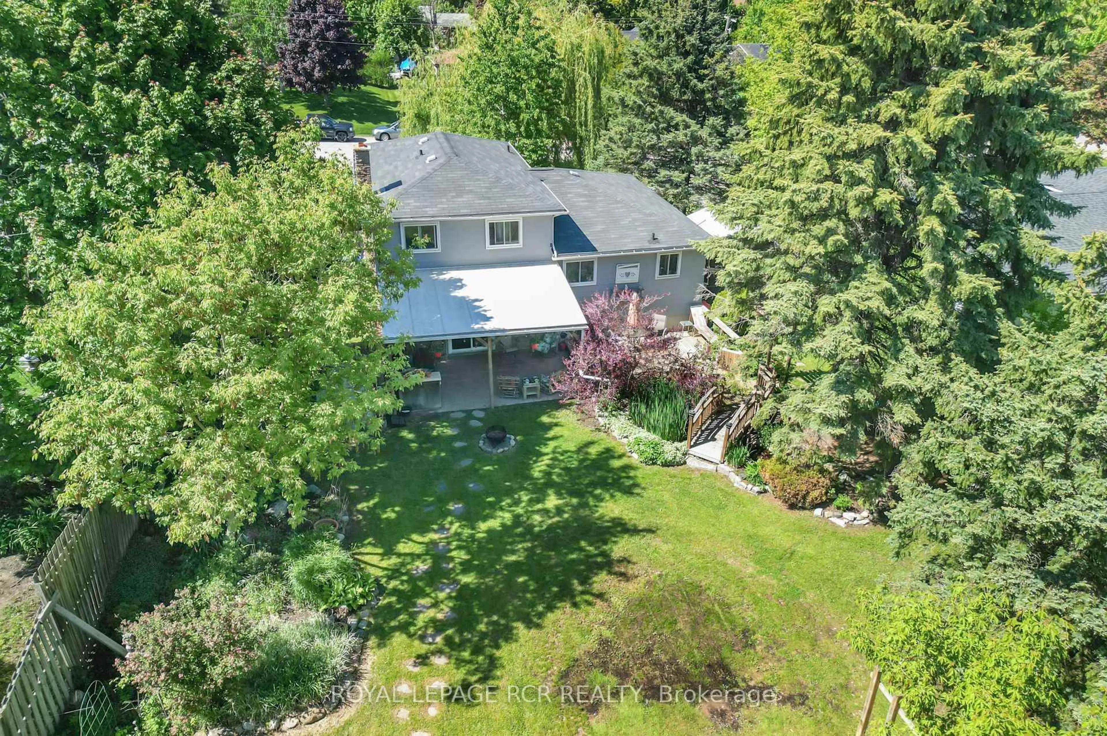A pic from outside/outdoor area/front of a property/back of a property/a pic from drone, unknown for 17 Jamieson Dr, Adjala-Tosorontio Ontario L0N 1R0