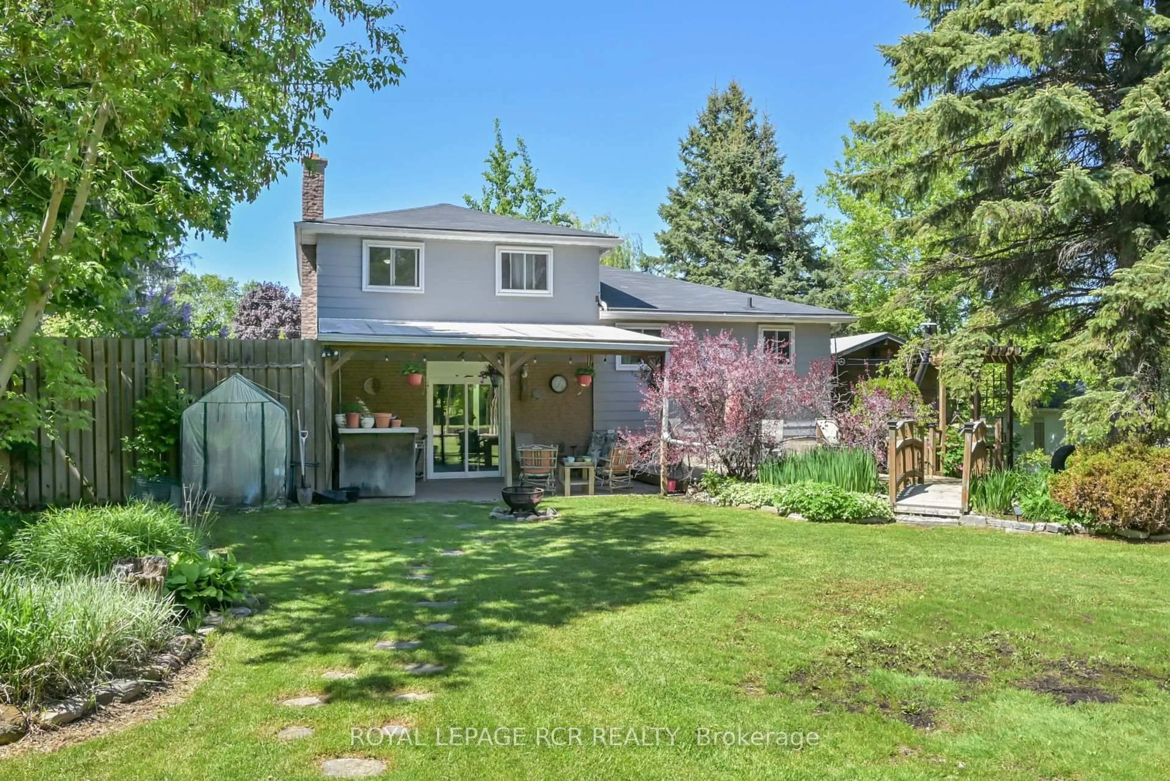 A pic from outside/outdoor area/front of a property/back of a property/a pic from drone, street for 17 Jamieson Dr, Adjala-Tosorontio Ontario L0N 1R0