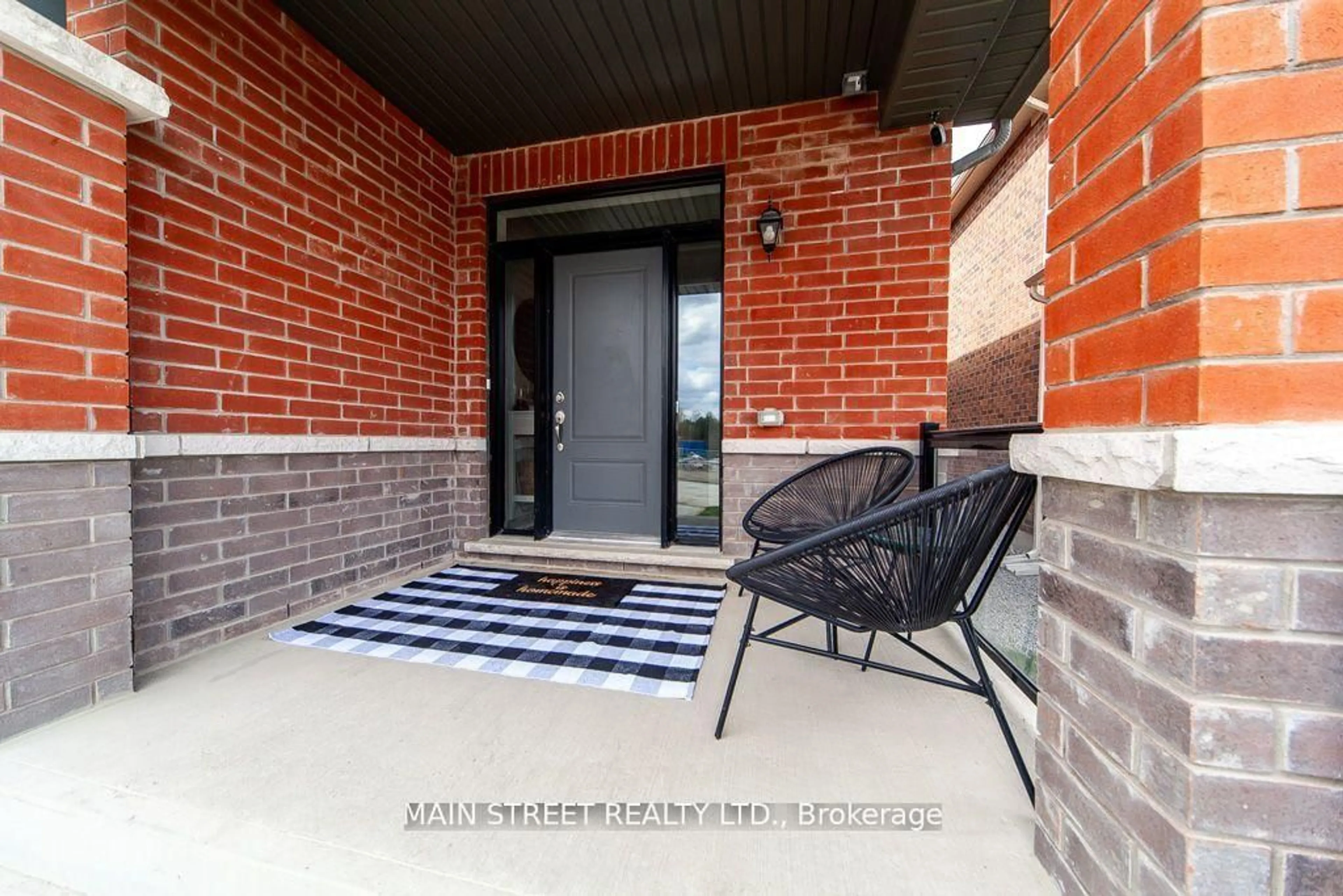Patio, street for 96 Big Canoe Dr, Georgina Ontario L0E 1R0