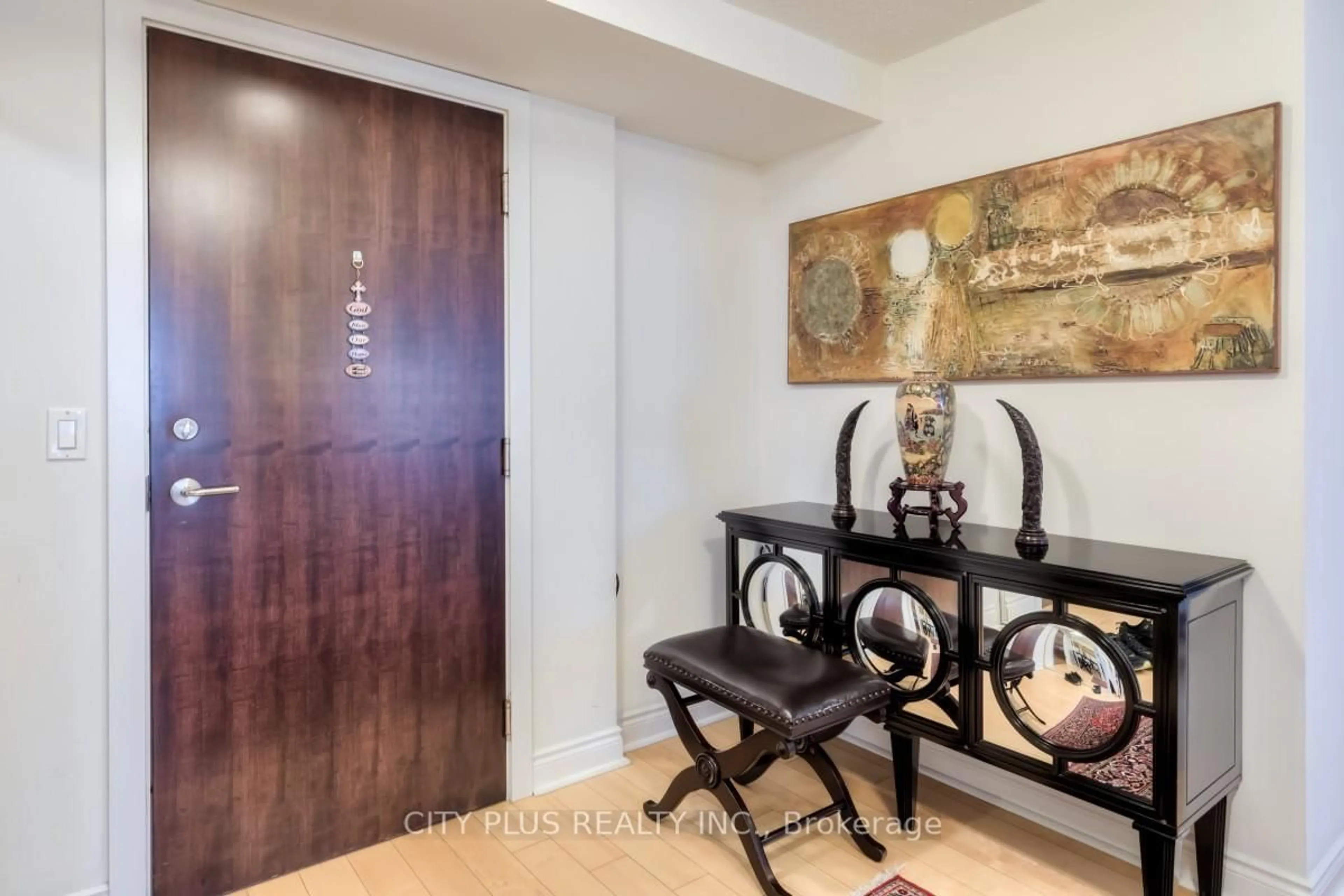 Indoor entryway for 23 Cox Blvd #1077, Markham Ontario L3R 7Z9