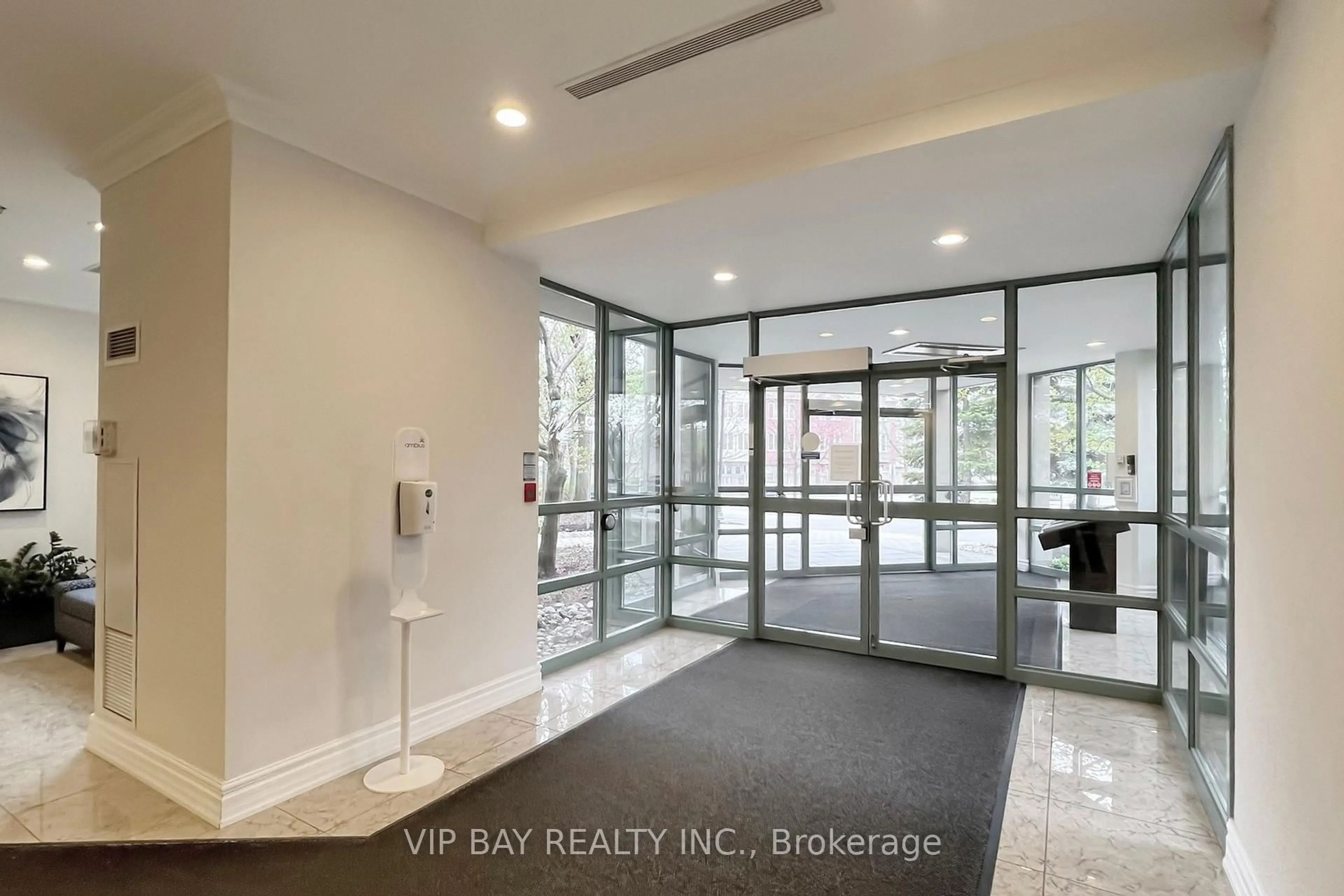 Unknown for 3 Ellesmere St #110, Richmond Hill Ontario L4B 4N2