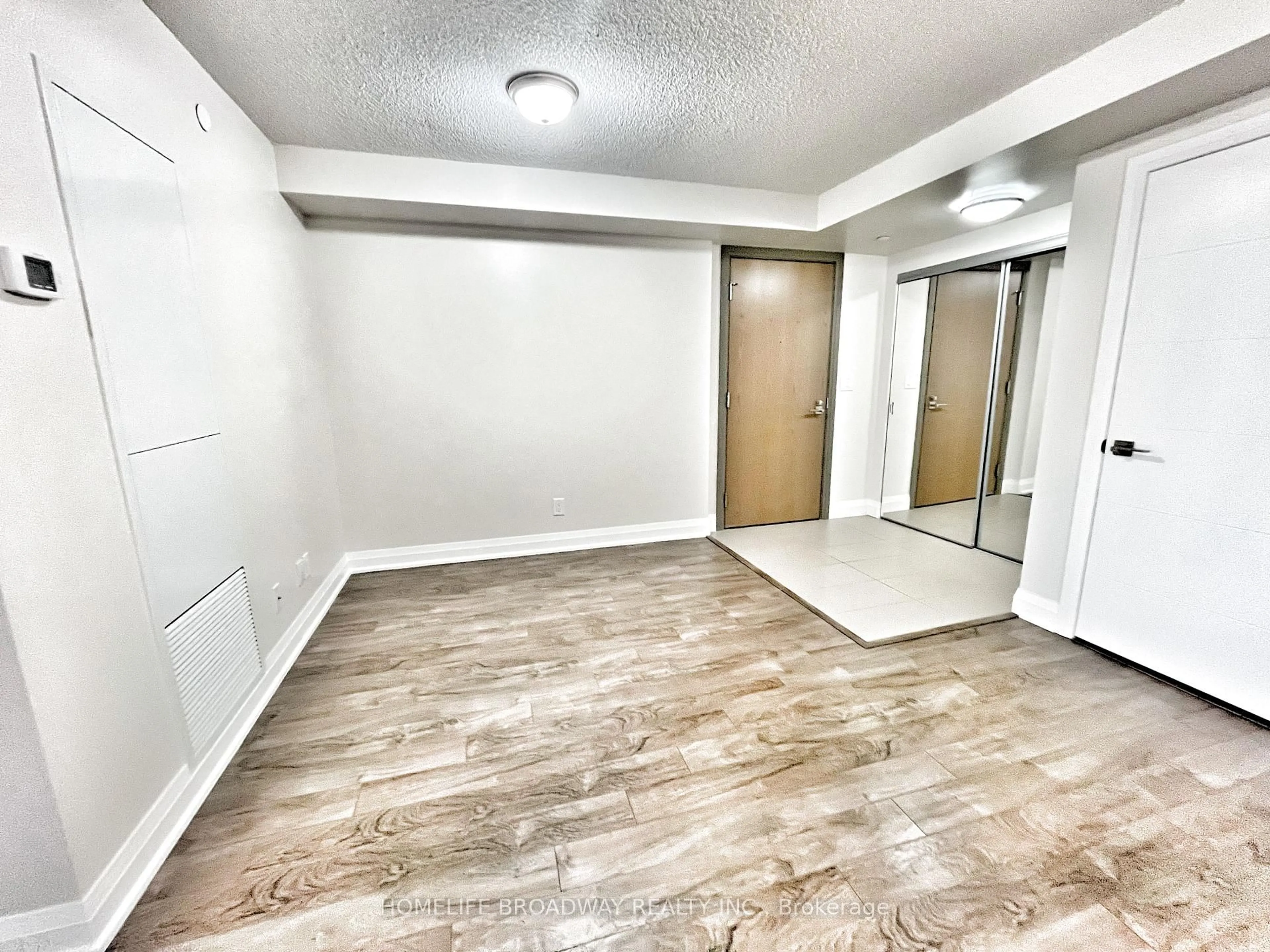 A pic of a room for 18 Uptown Dr #1707, Markham Ontario L3R 5M8