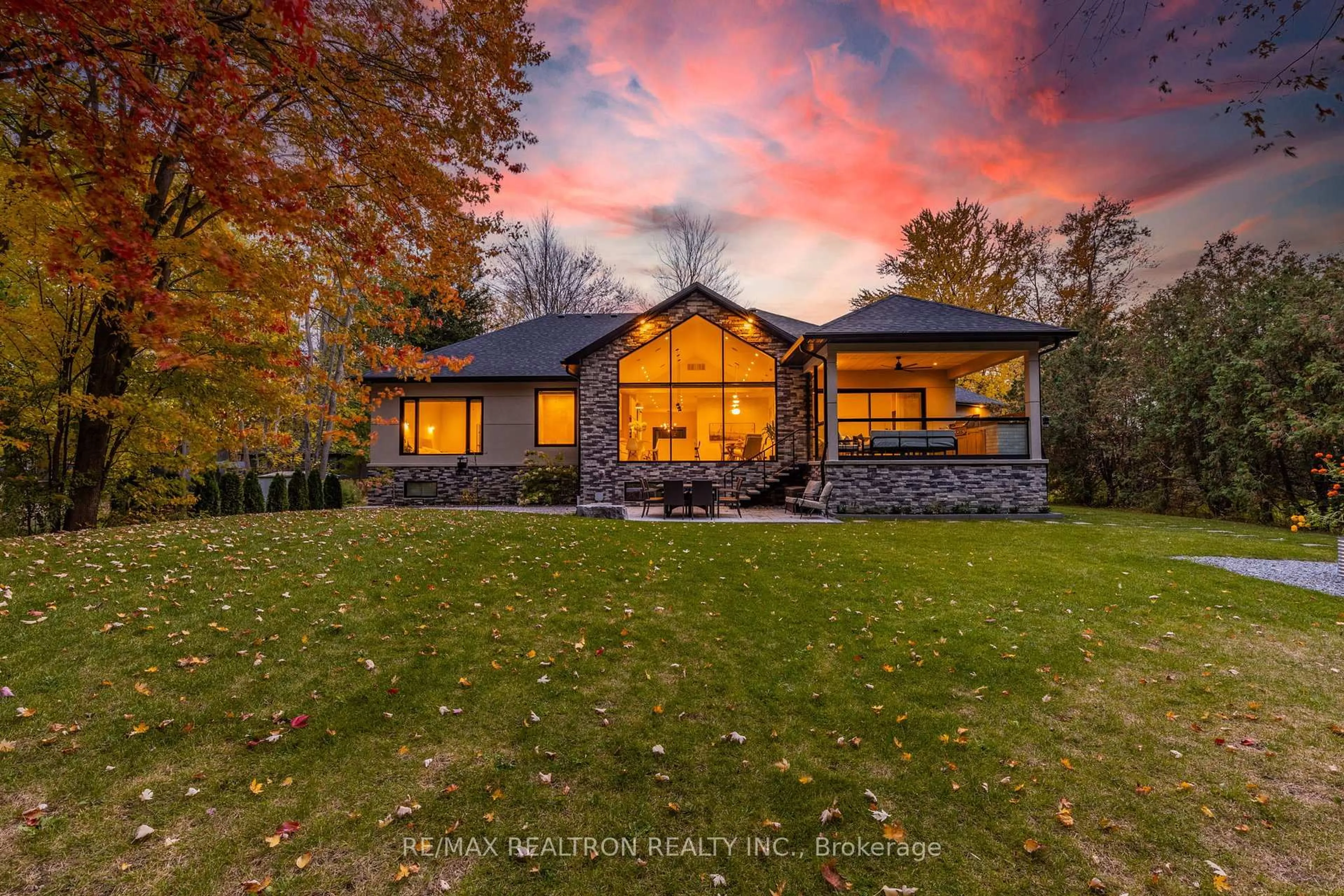 Home with brick exterior material, unknown for 12 Morgans Rd, East Gwillimbury Ontario L9N 0E7