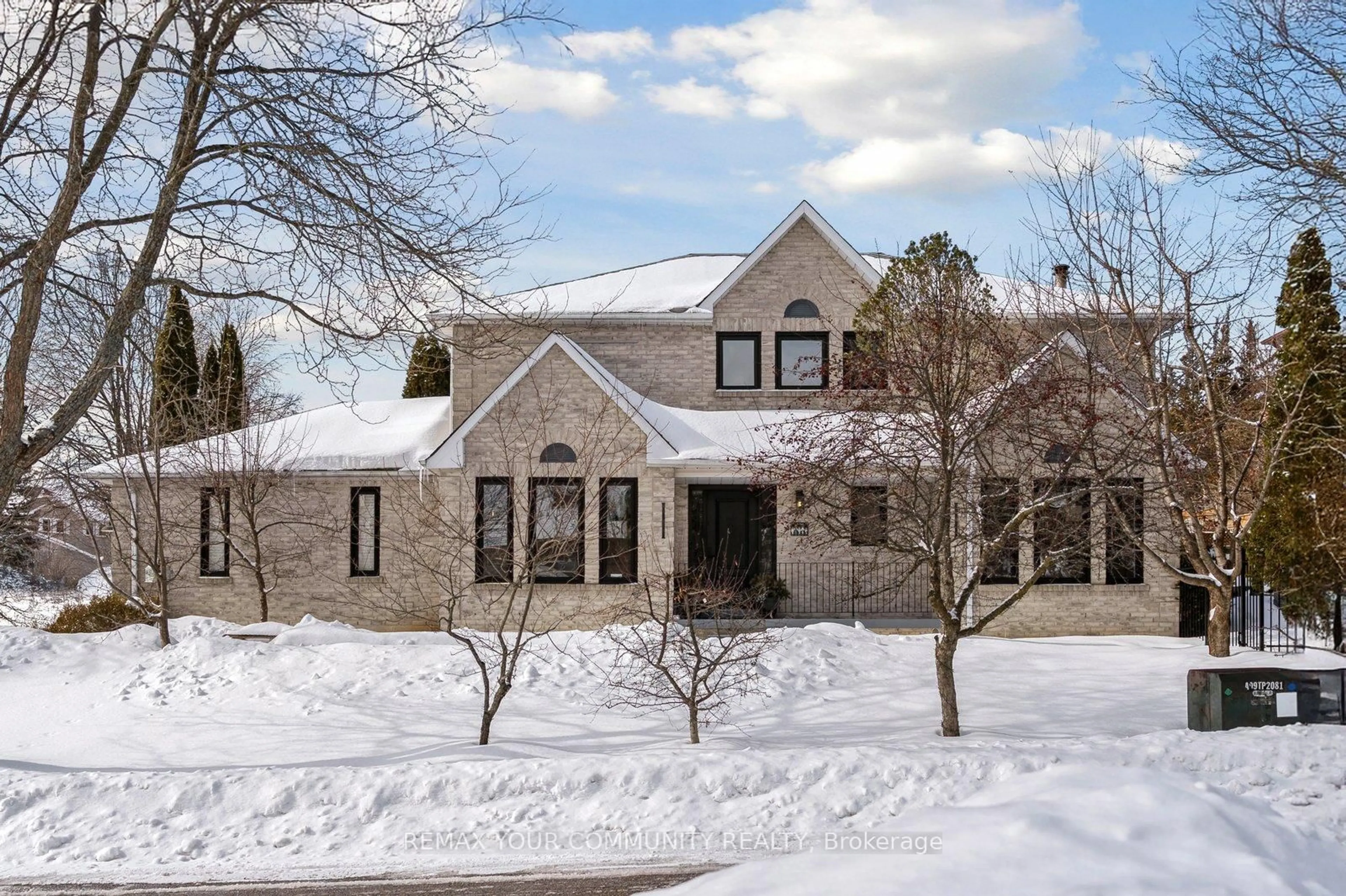 Home with brick exterior material, street for 16 Autumn Way, Aurora Ontario L4G 4P1