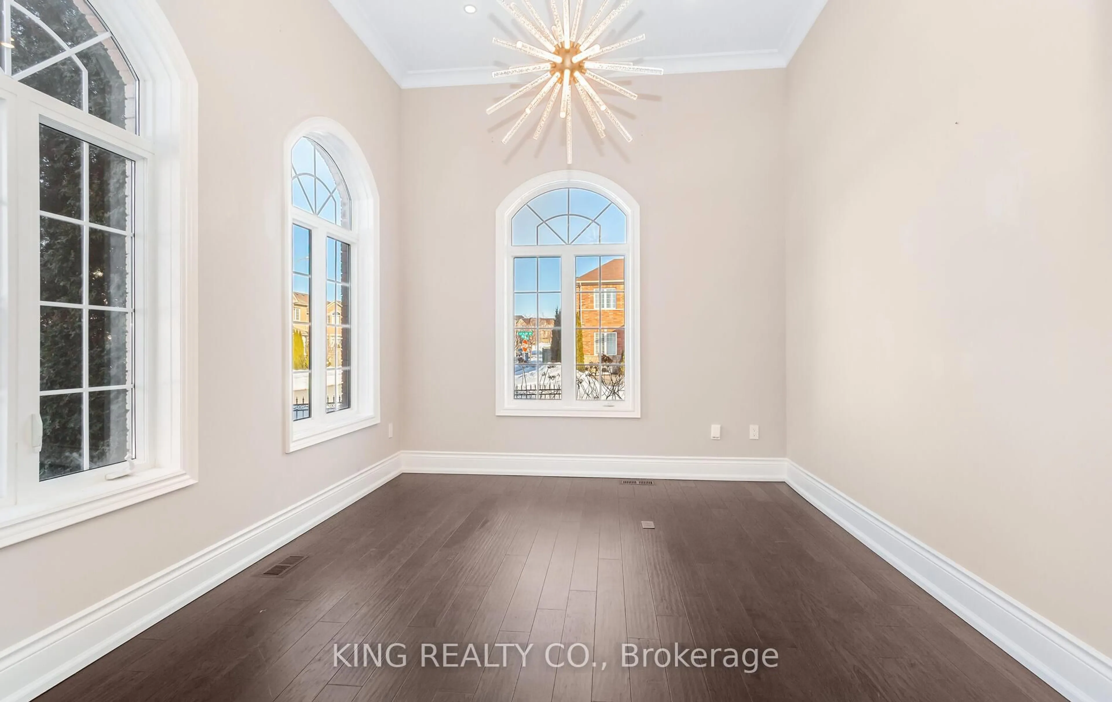 Indoor entryway for 101 Ascalon Dr, Vaughan Ontario L6A 0M4