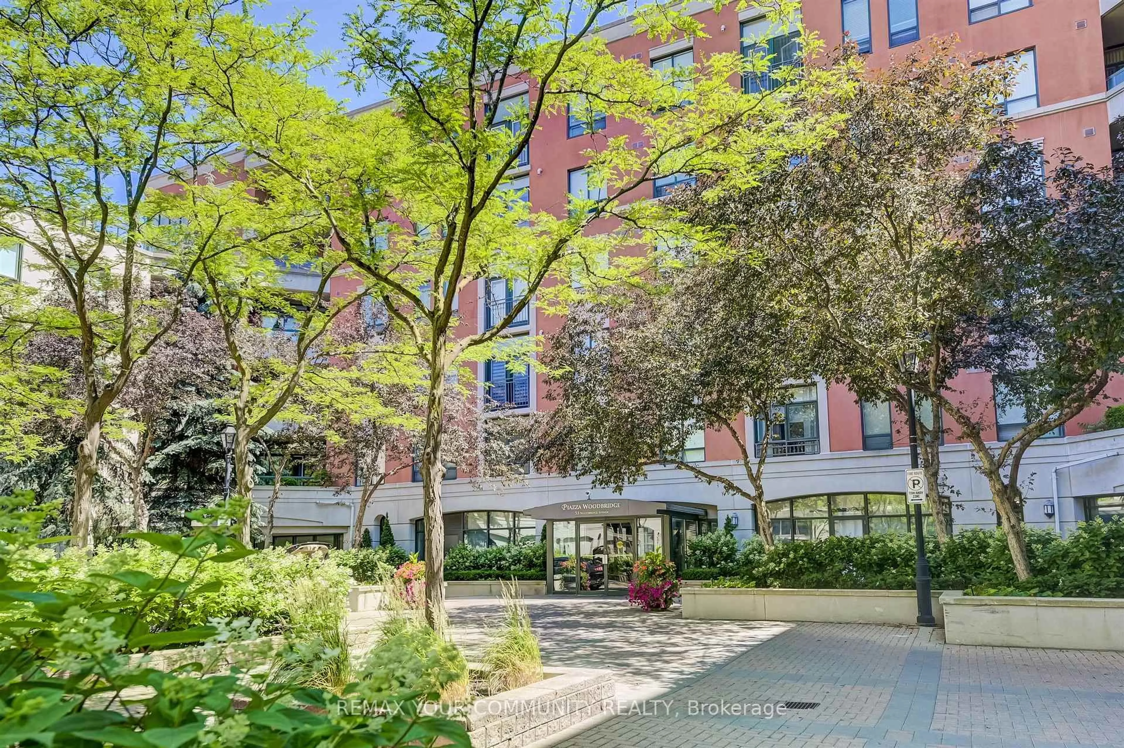 Patio, street for 53 Woodbridge Ave #315, Vaughan Ontario L4L 9K9